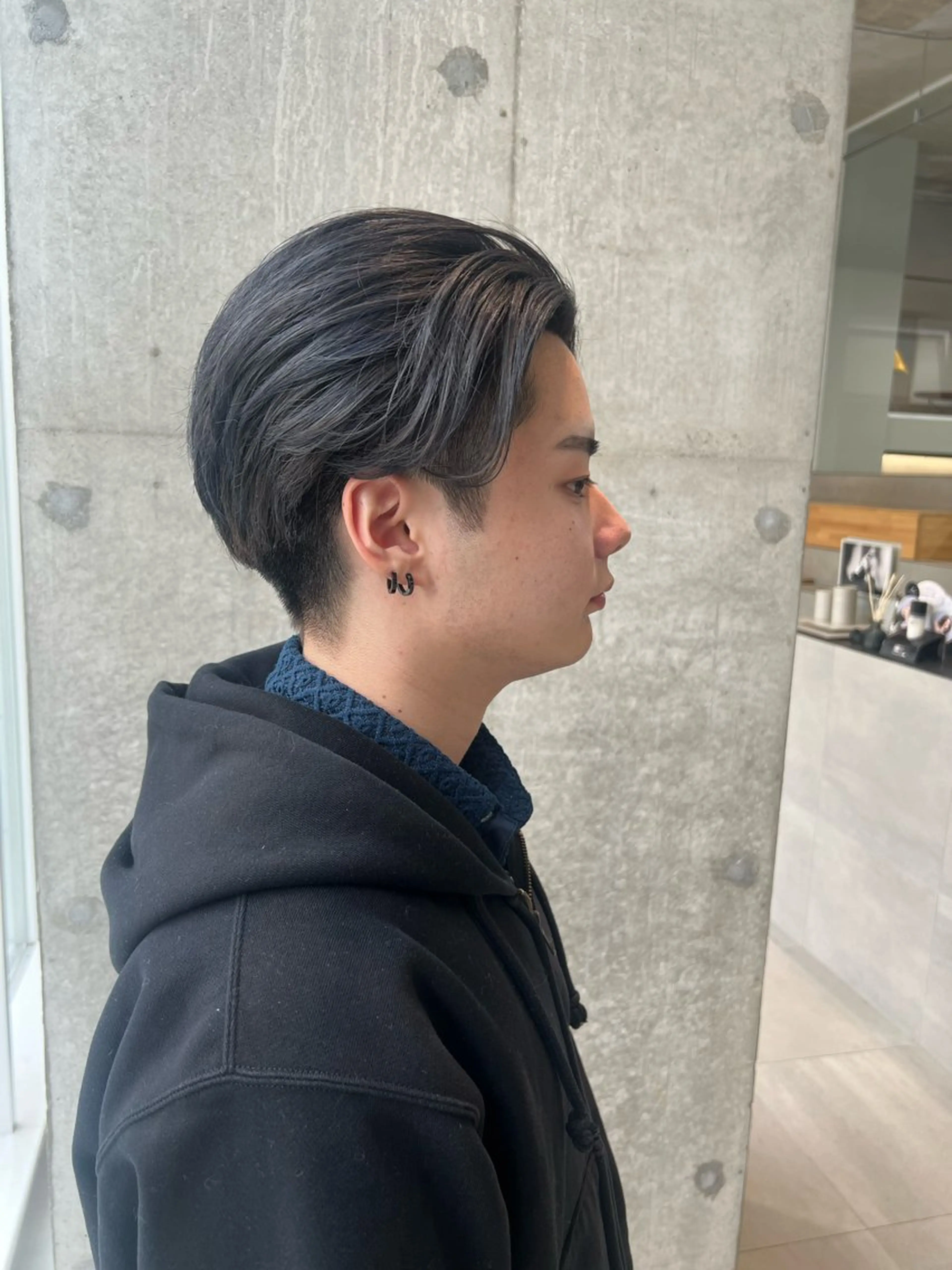 カラー メンズ 黒髪 ブルーカラー ブルーブラック カット ヘアカラー 吉沢遣人/レイヤー 艶カラー/パーマのヘアスタイル