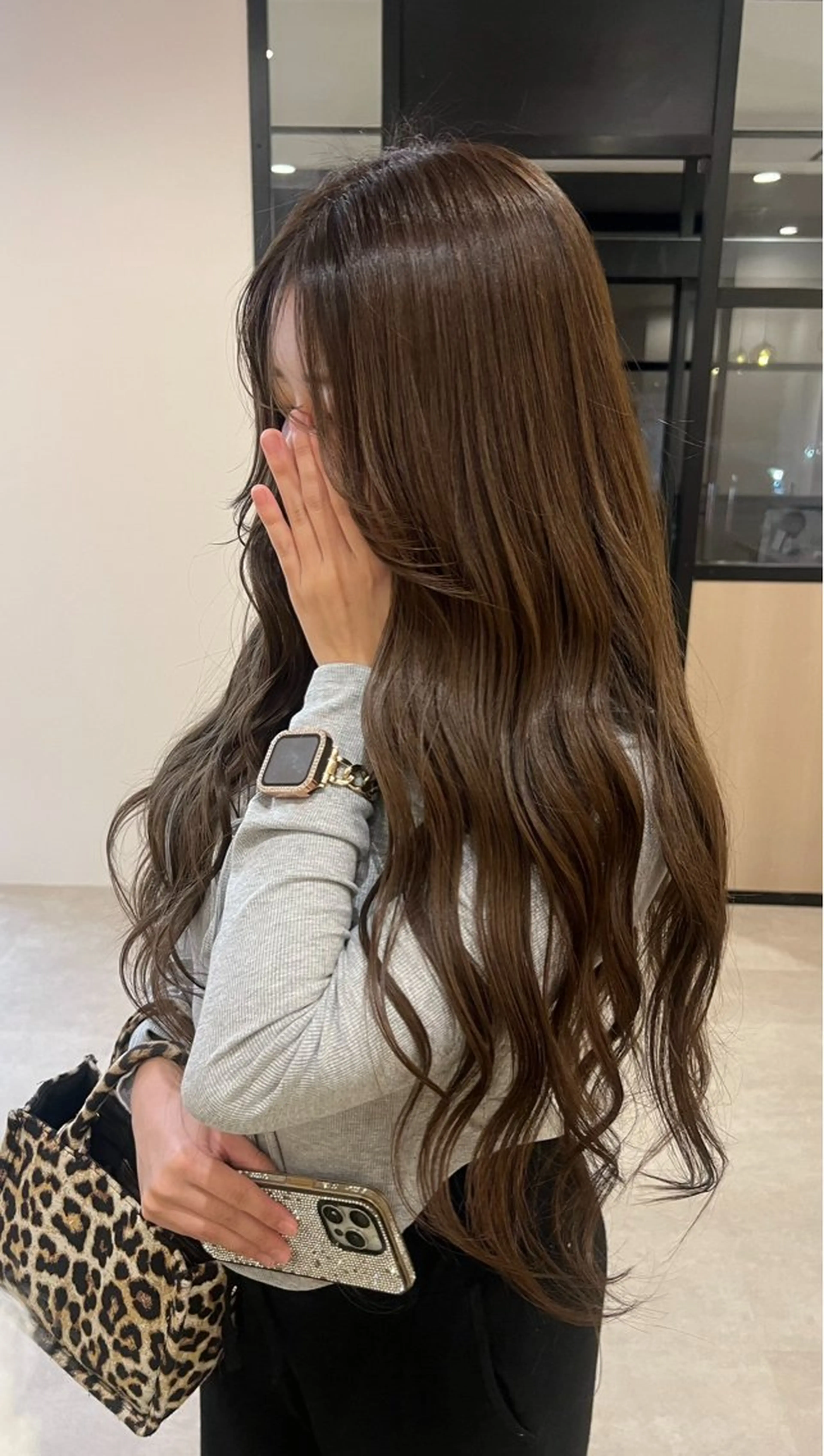 ロング カット 山下 稚葉 艶髪/透明感カラーのヘアスタイル