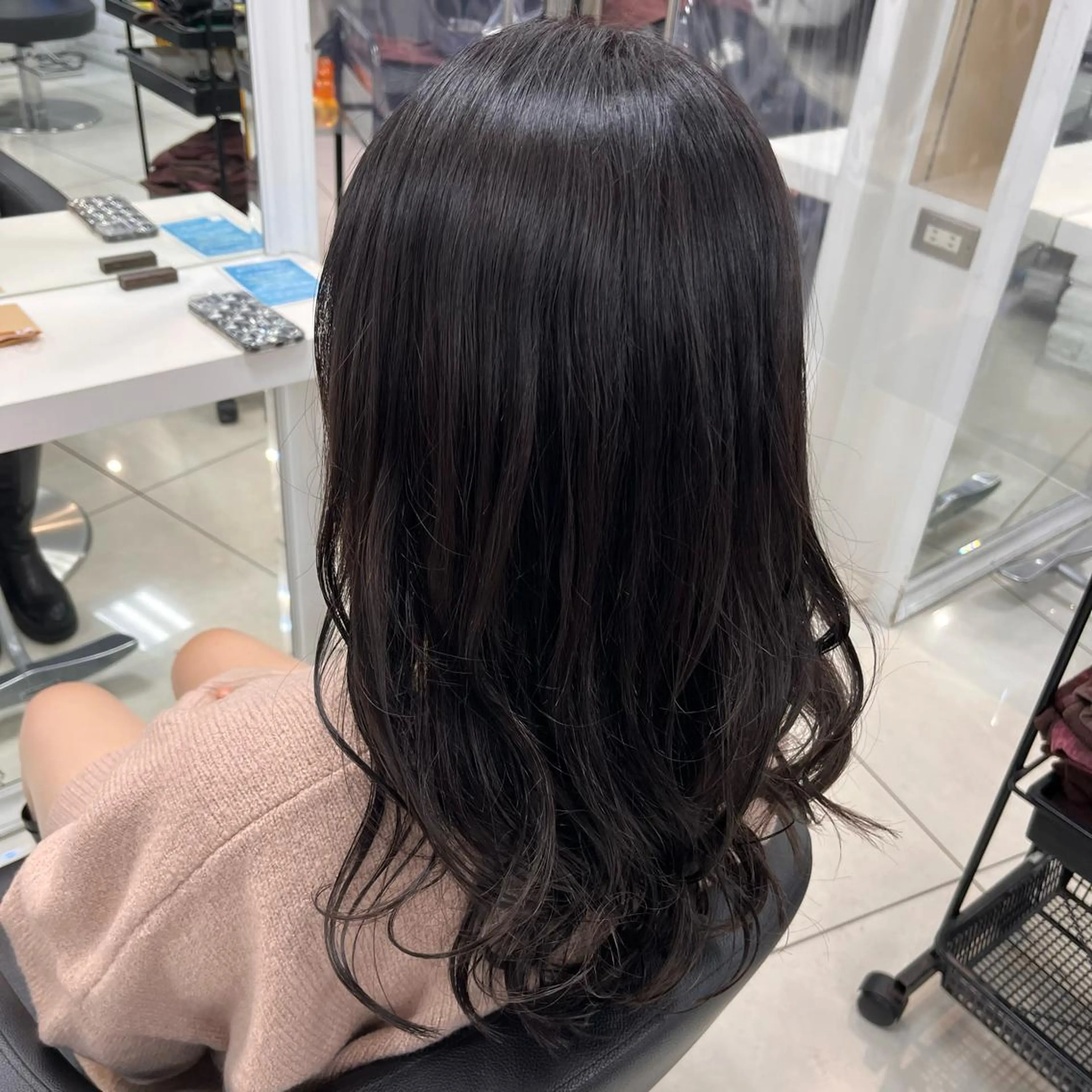 セミロング カラー ブラウンカラー グレージュ ラベンダーカラー ラベンダーグレージュ ラベンダーグレー カット ヘアカラー トリートメント メンズヘア専門🦊 RYOKAのヘアスタイル