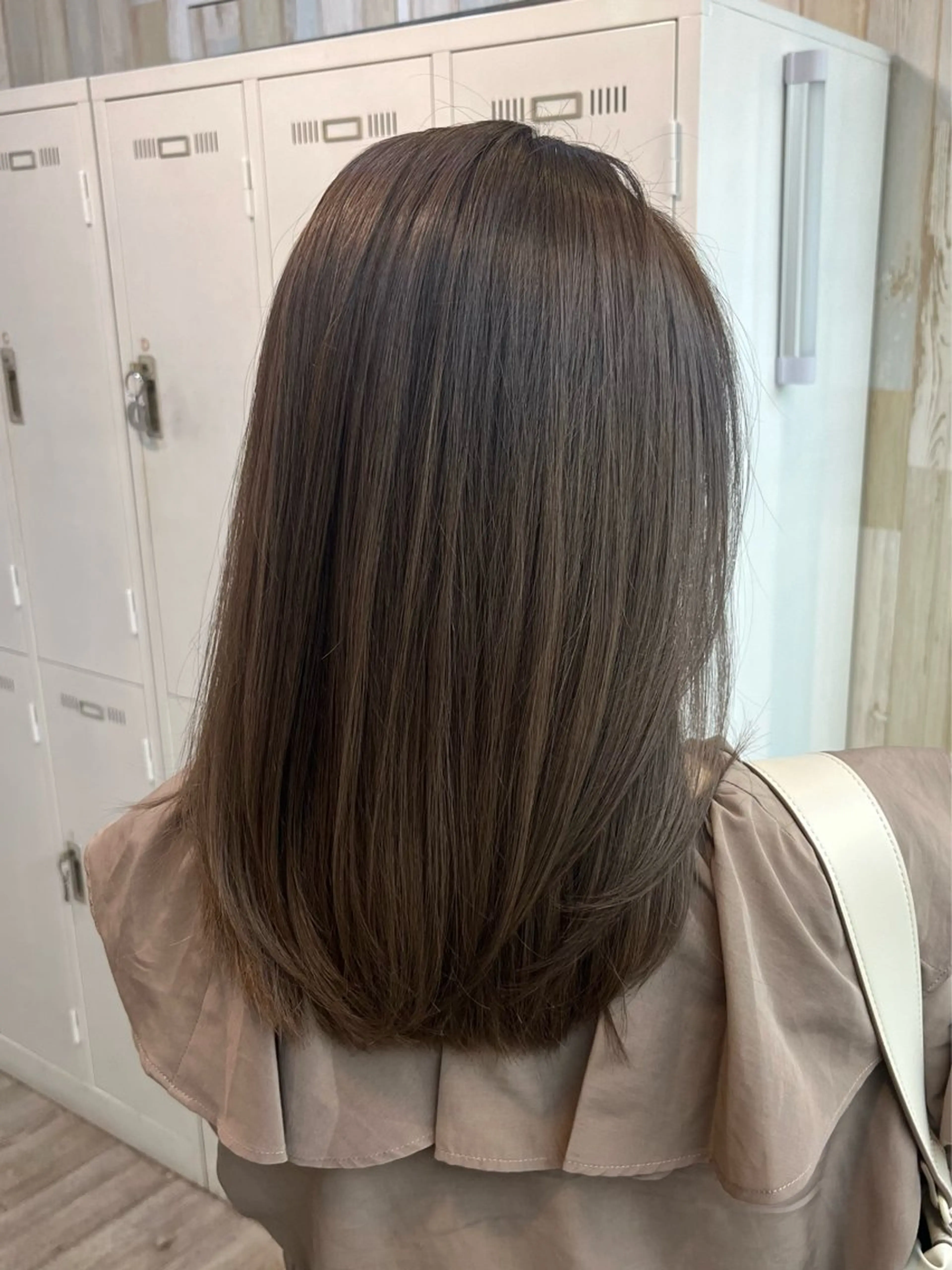 ミディアム カラー ブラウンカラー ミルクティーブラウン 🦋レイヤー職人 猪瀬玲奈🦋のヘアスタイル