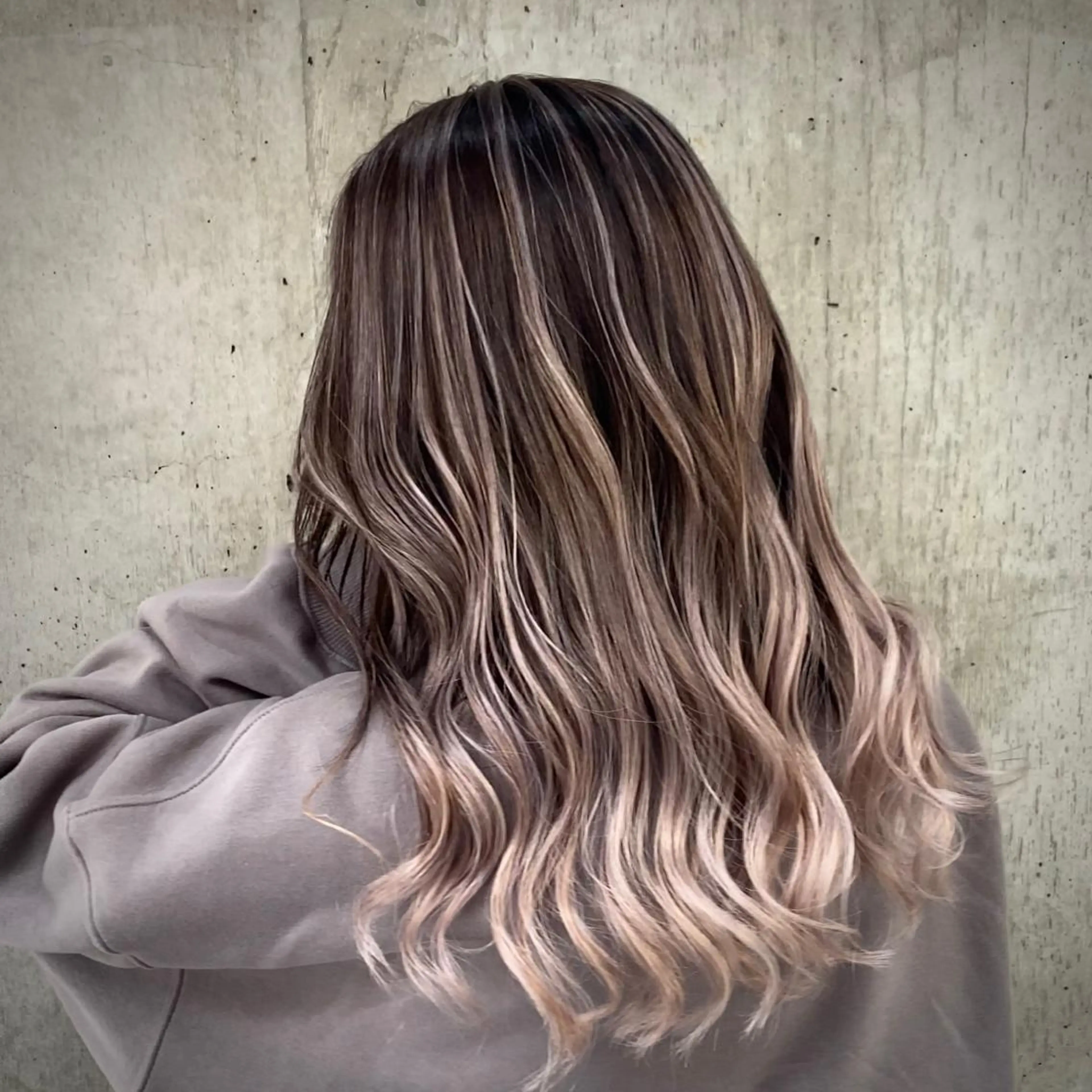 セミロング カラー バレイヤージュ デザインカラー ハイライトカラー ハイライト レイヤーカット ヘアカラー 🌈透明感カラー ✨松田龍也🌈のヘアスタイル