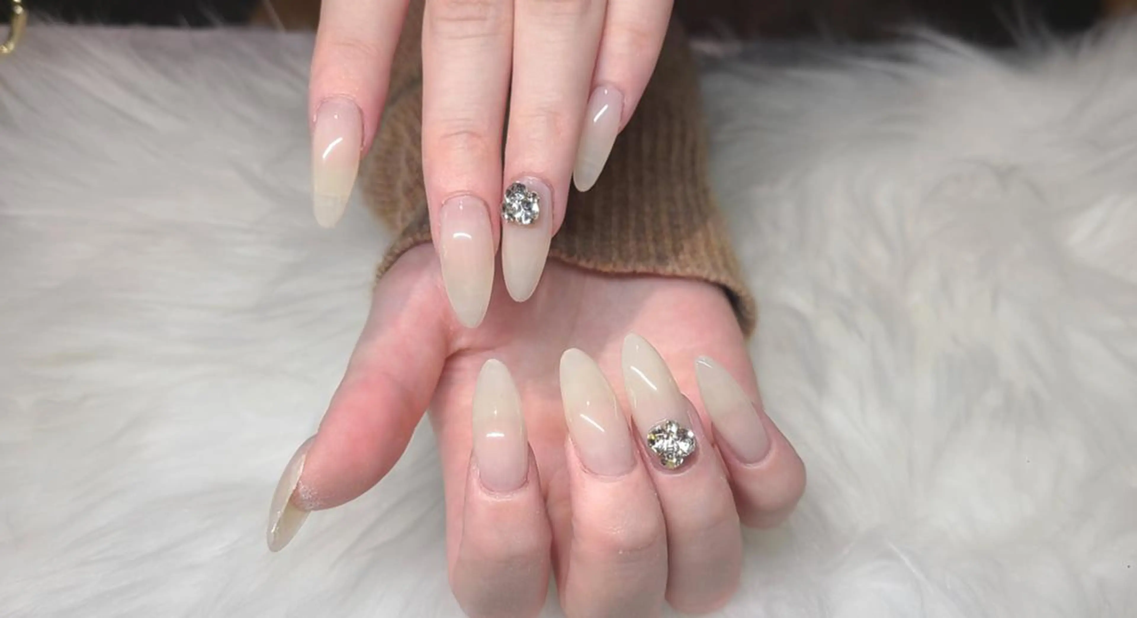 ネイル ホワイト ハンドネイル Ravissy nail.のネイルデザイン