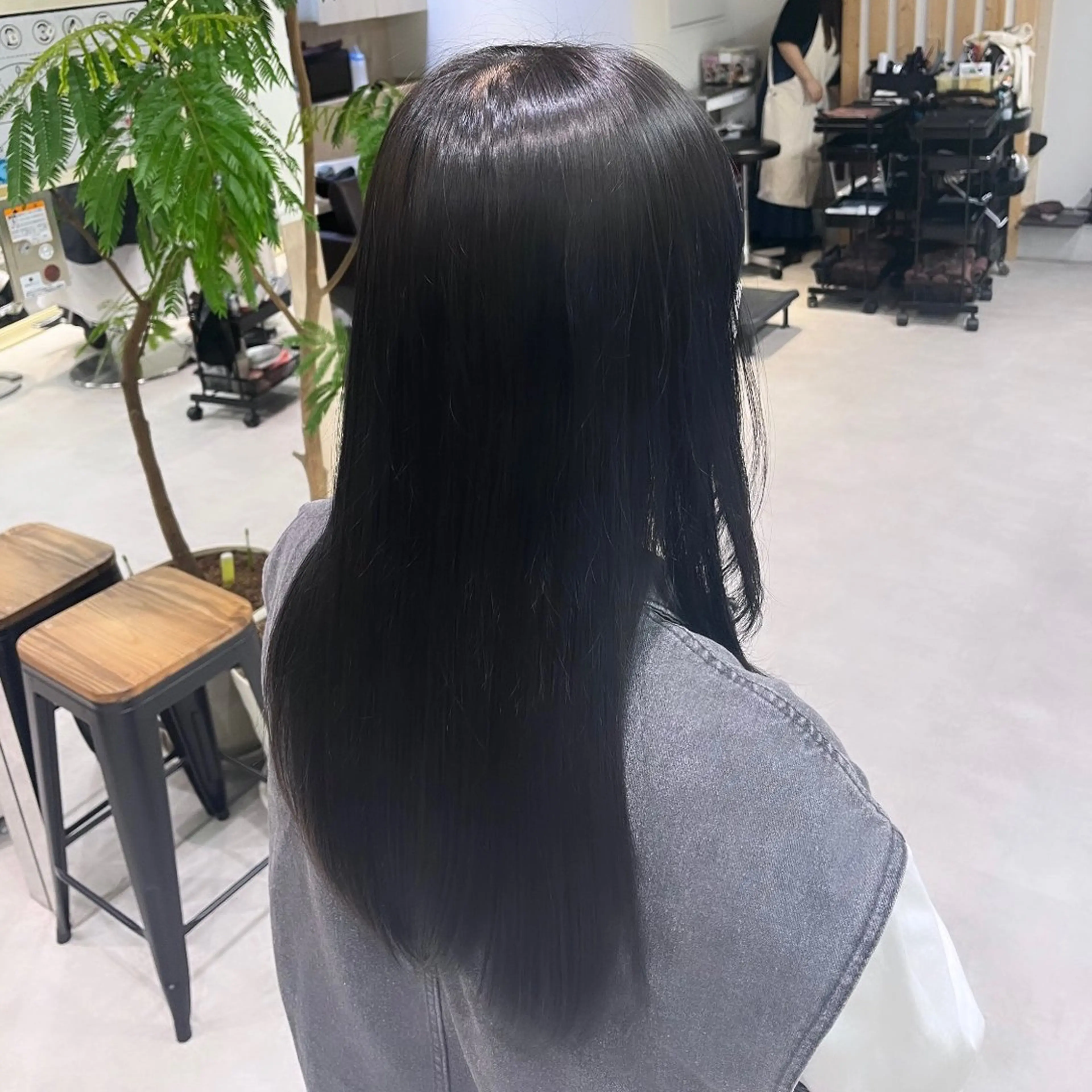 セミロング omocha umiのヘアスタイル