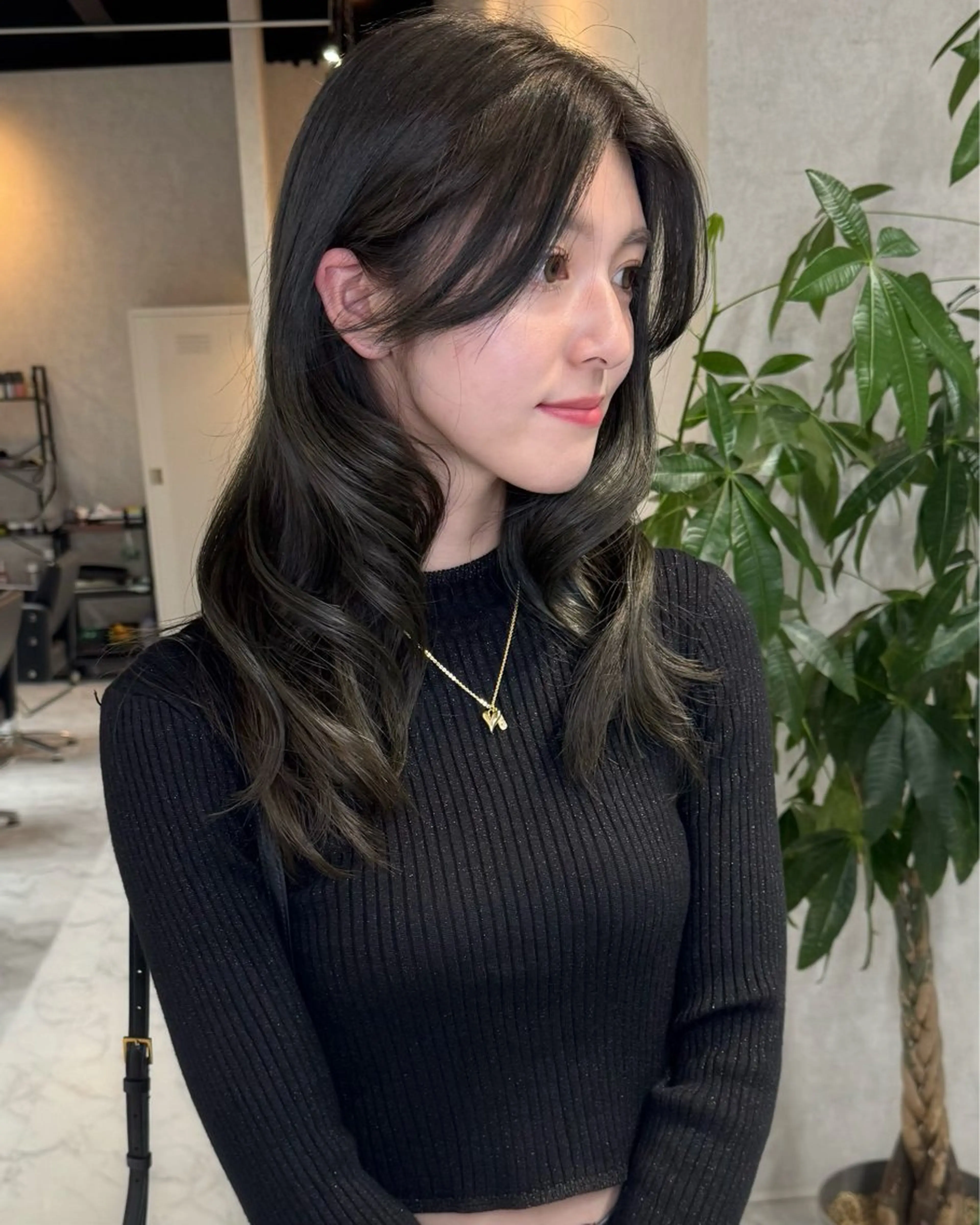 ミディアム カラー ヘアアレンジ 韓国風ヘア レイヤーカット トリートメント ワンホンヘア カット アンドウ ユウ/ レイヤーカット/韓国のヘアスタイル