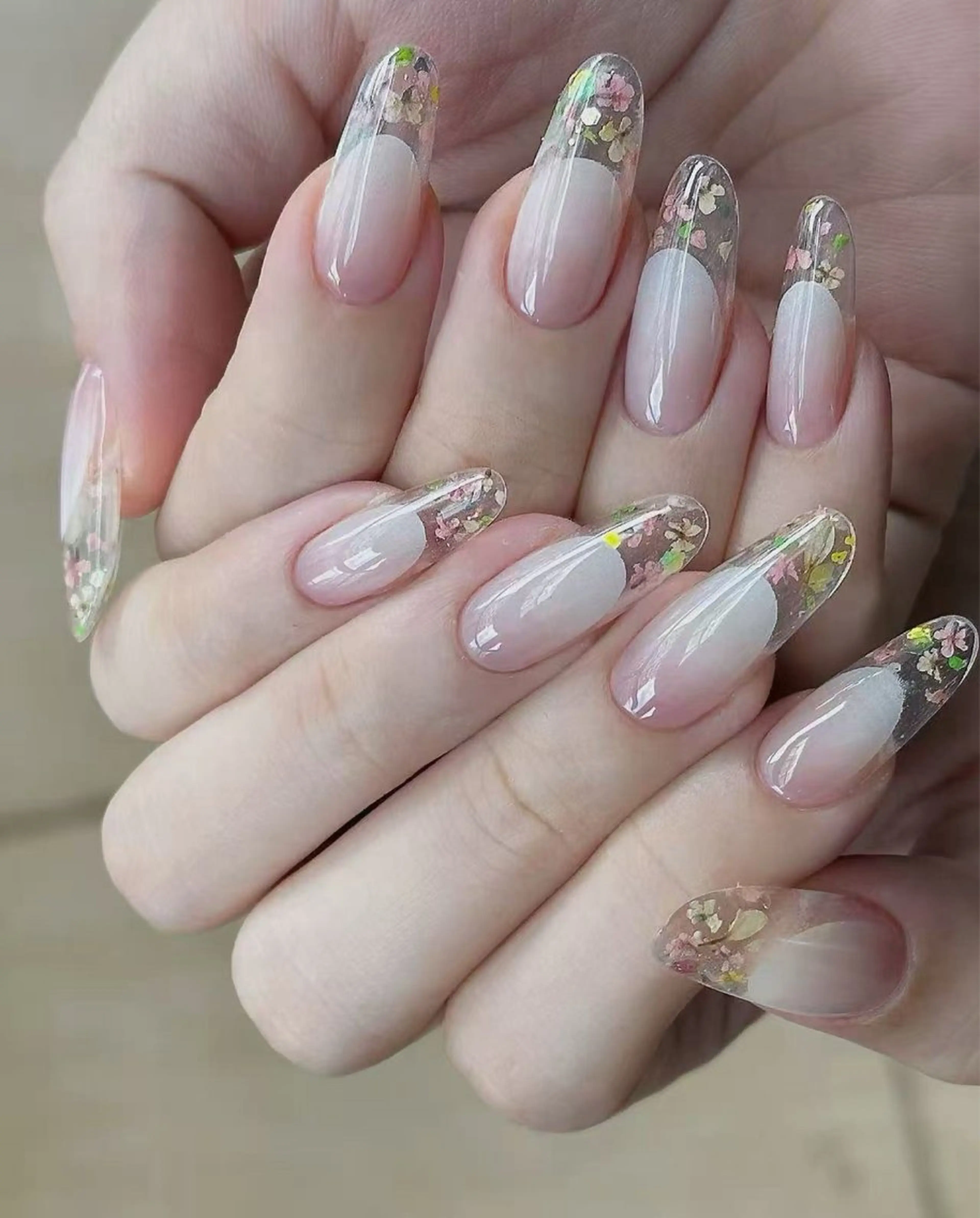 ネイル オーロラネイル フラワーネイル フットネイル フレンチネイル ジェルネイル ハンドネイル BabyYouMi nailのネイルデザイン