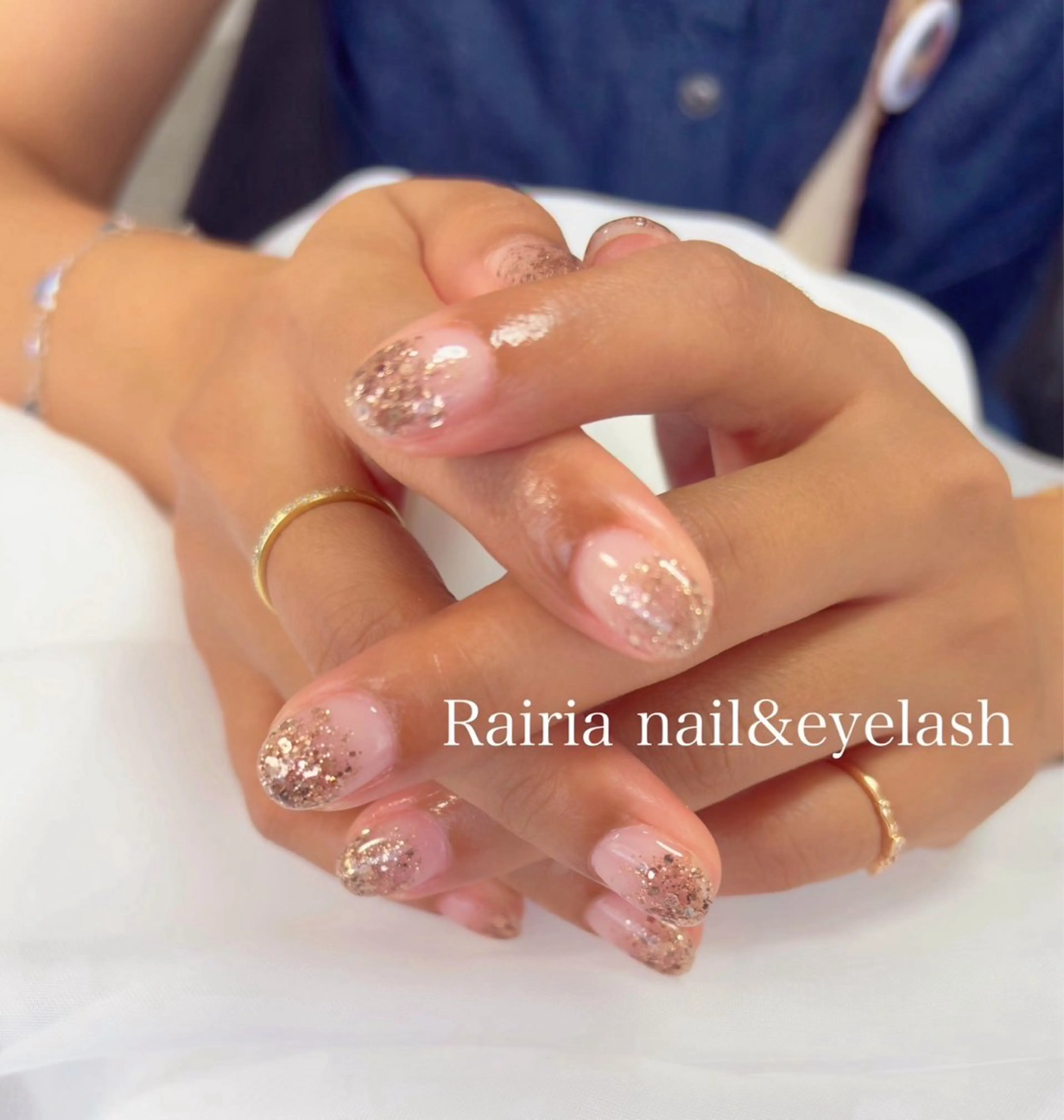 ネイル フットネイル ジェルネイル ゴールド グラデーション ラメ(グリッター) NAILSALON CRISTA所属・🤍CRISTA yui🤍のネイルデザイン