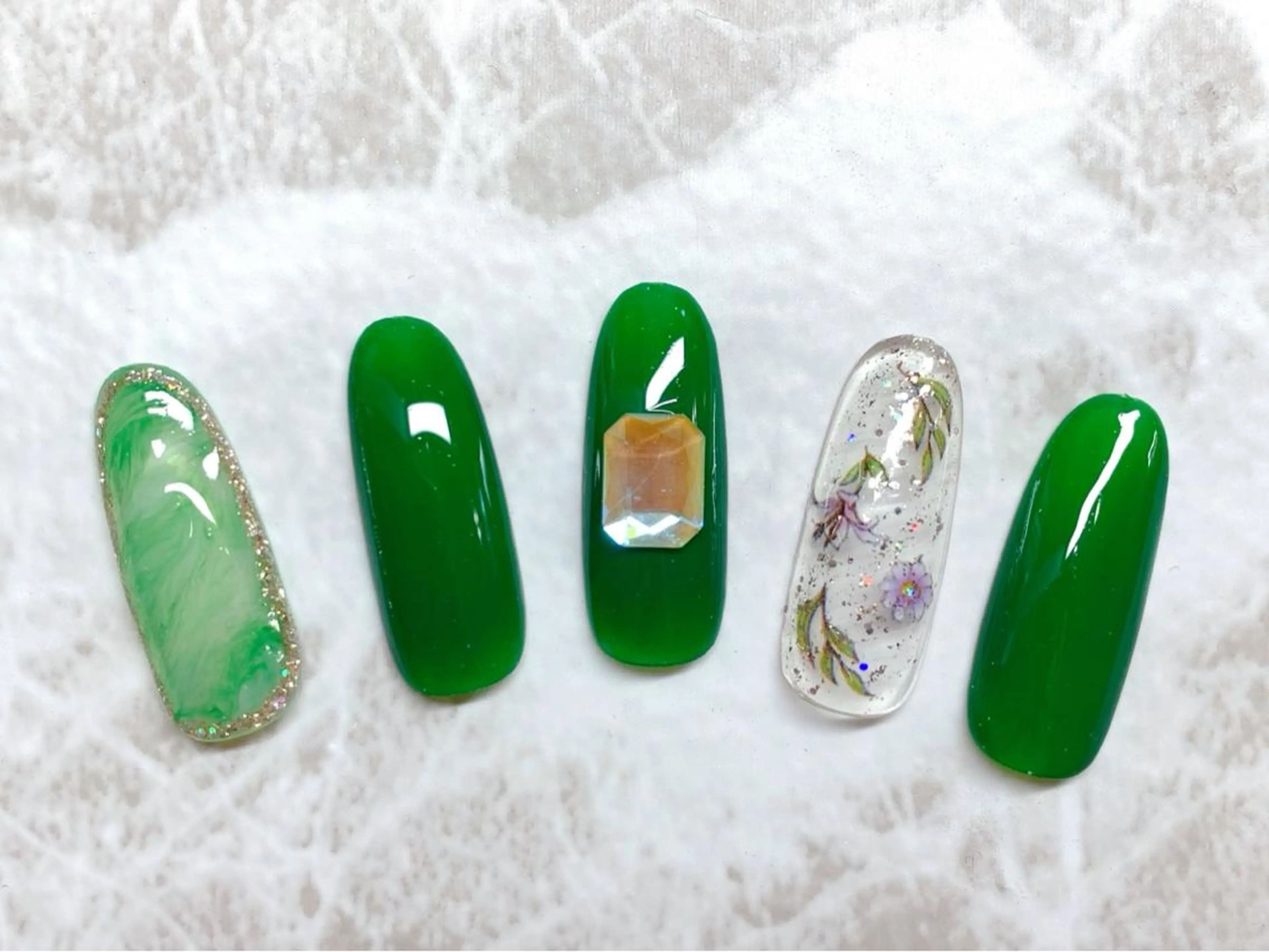 ネイル ハンドネイル マジックミラー所属・マジック ミラーのネイルデザイン