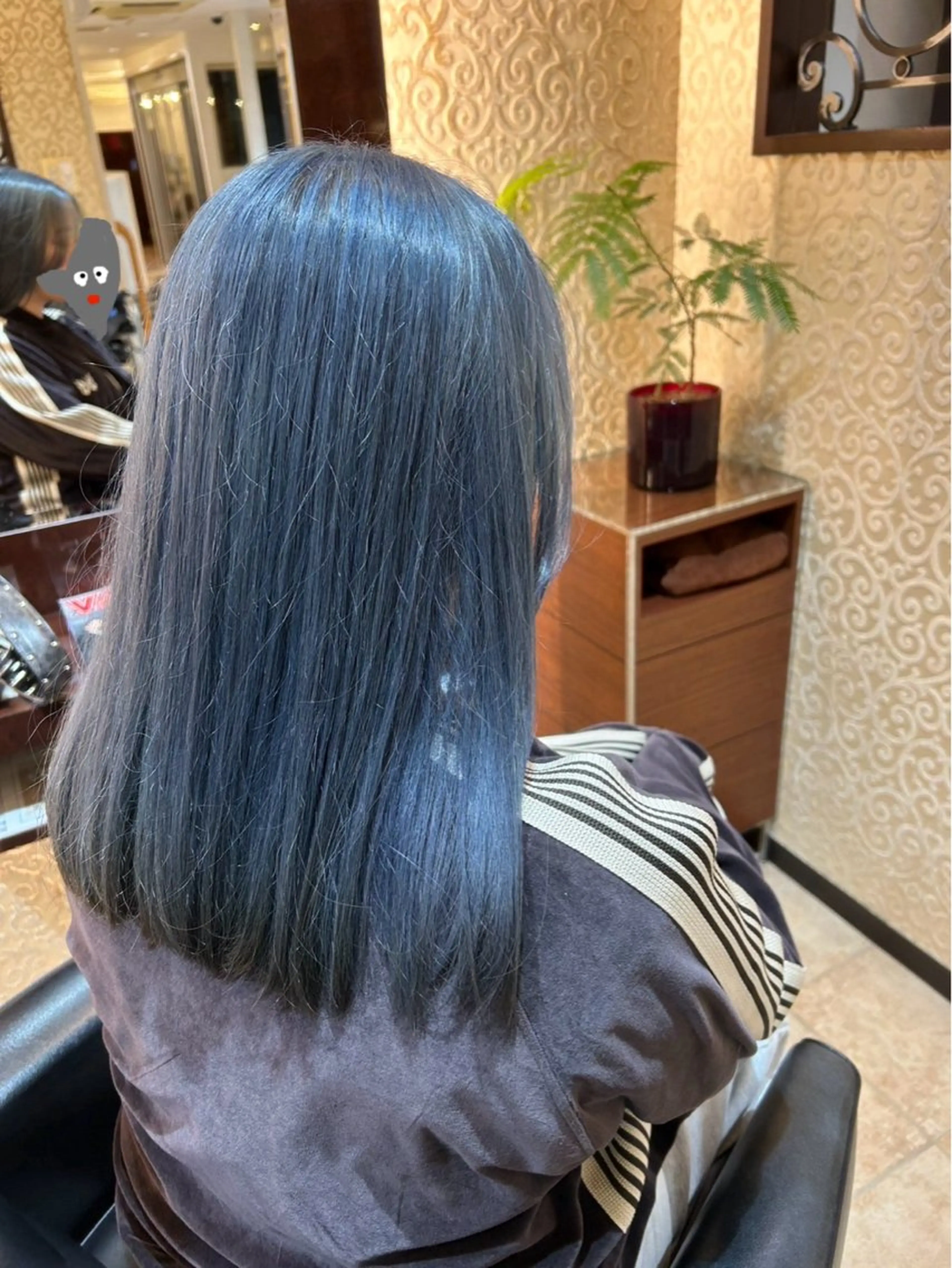 ロング カラー 郷右近 すずのヘアスタイル