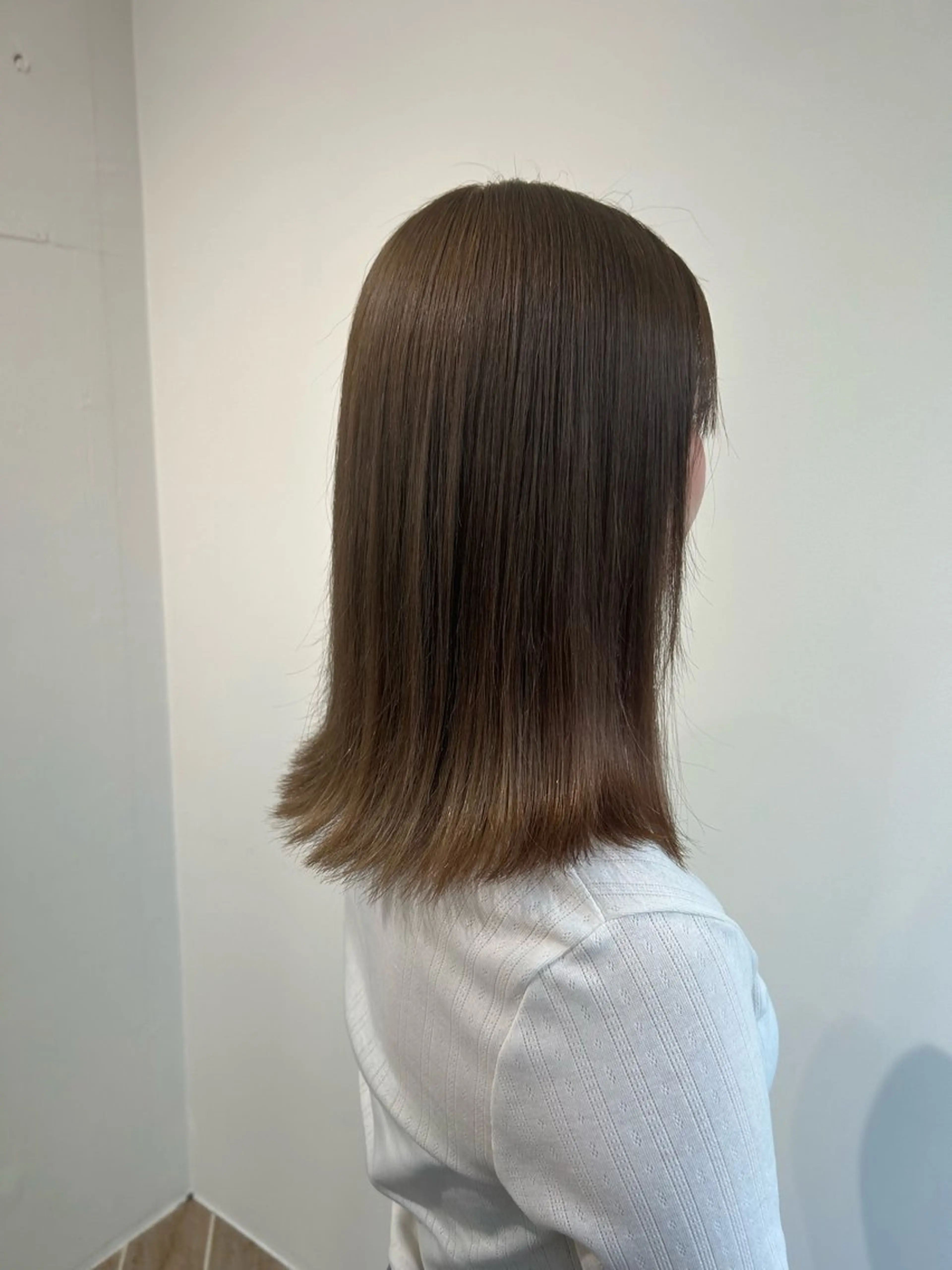 ミディアム カラー ヘアカラー トリートメント ベージュ/ダブルカラ ー/新潟駅/青柳萌果のヘアスタイル