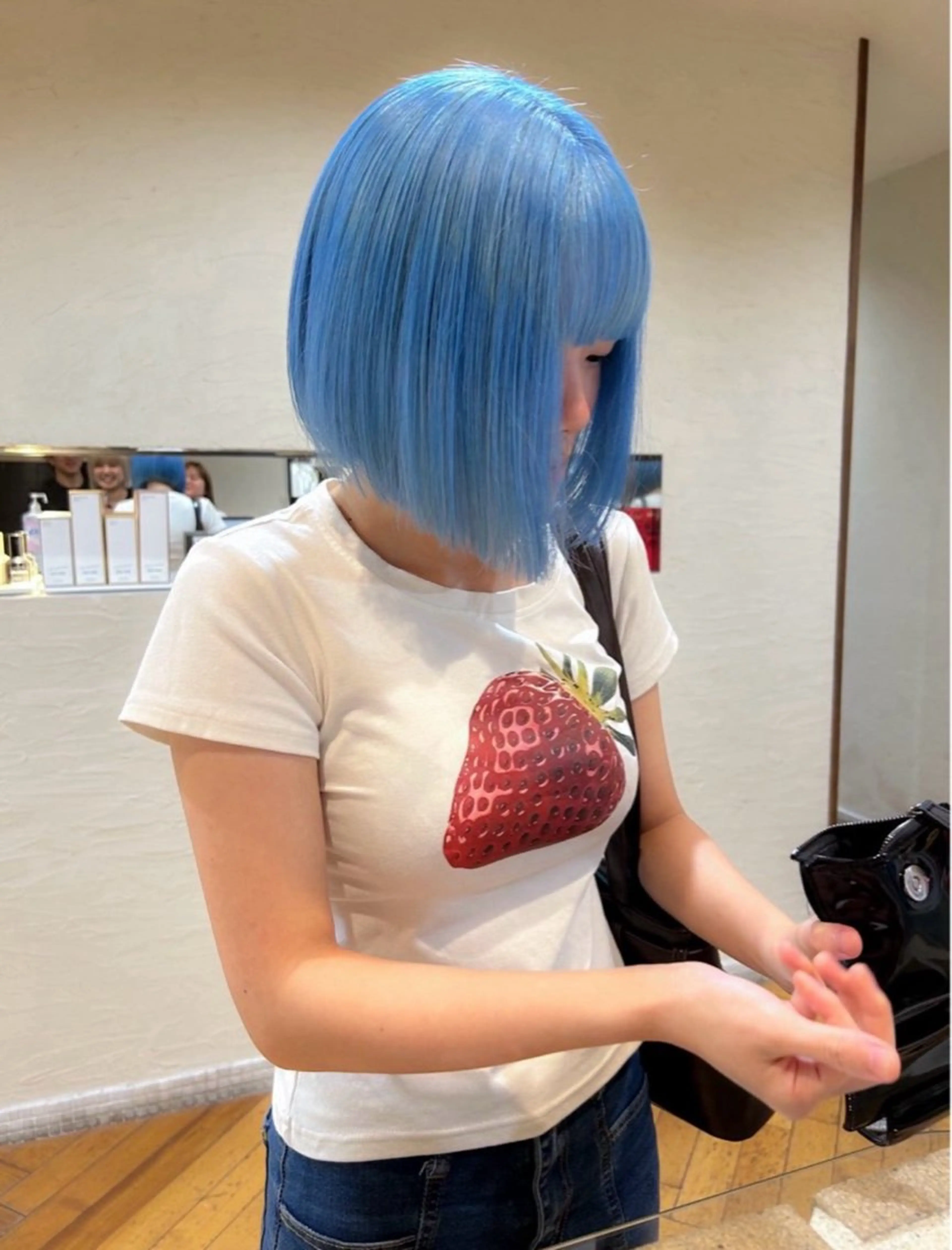 ショート カラー 池田凛/ ハイトーンカラーのヘアスタイル