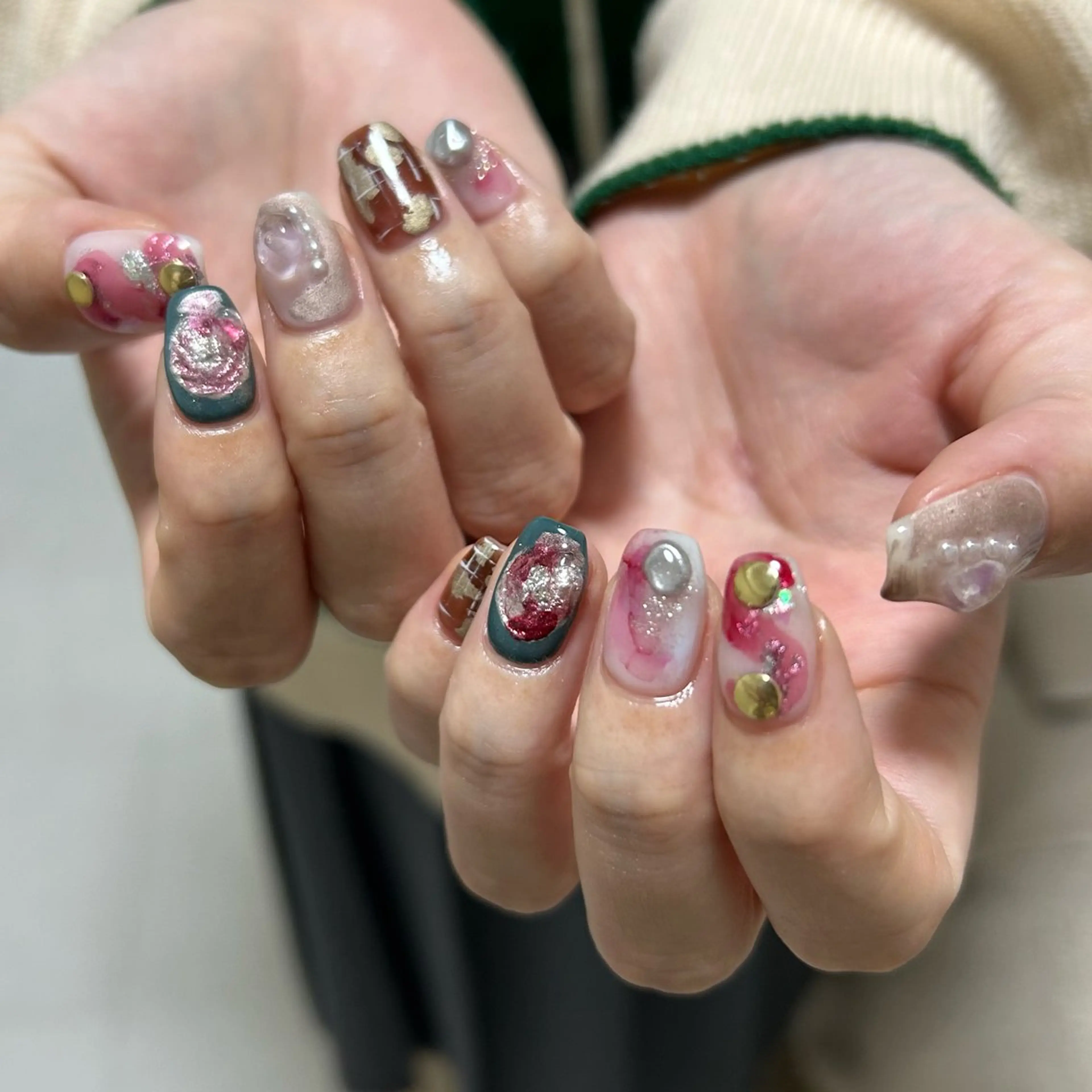 ネイル アートネイル マグネットネイル ニュアンスネイル ハンドネイル アトリエ １０３のネイルデザイン