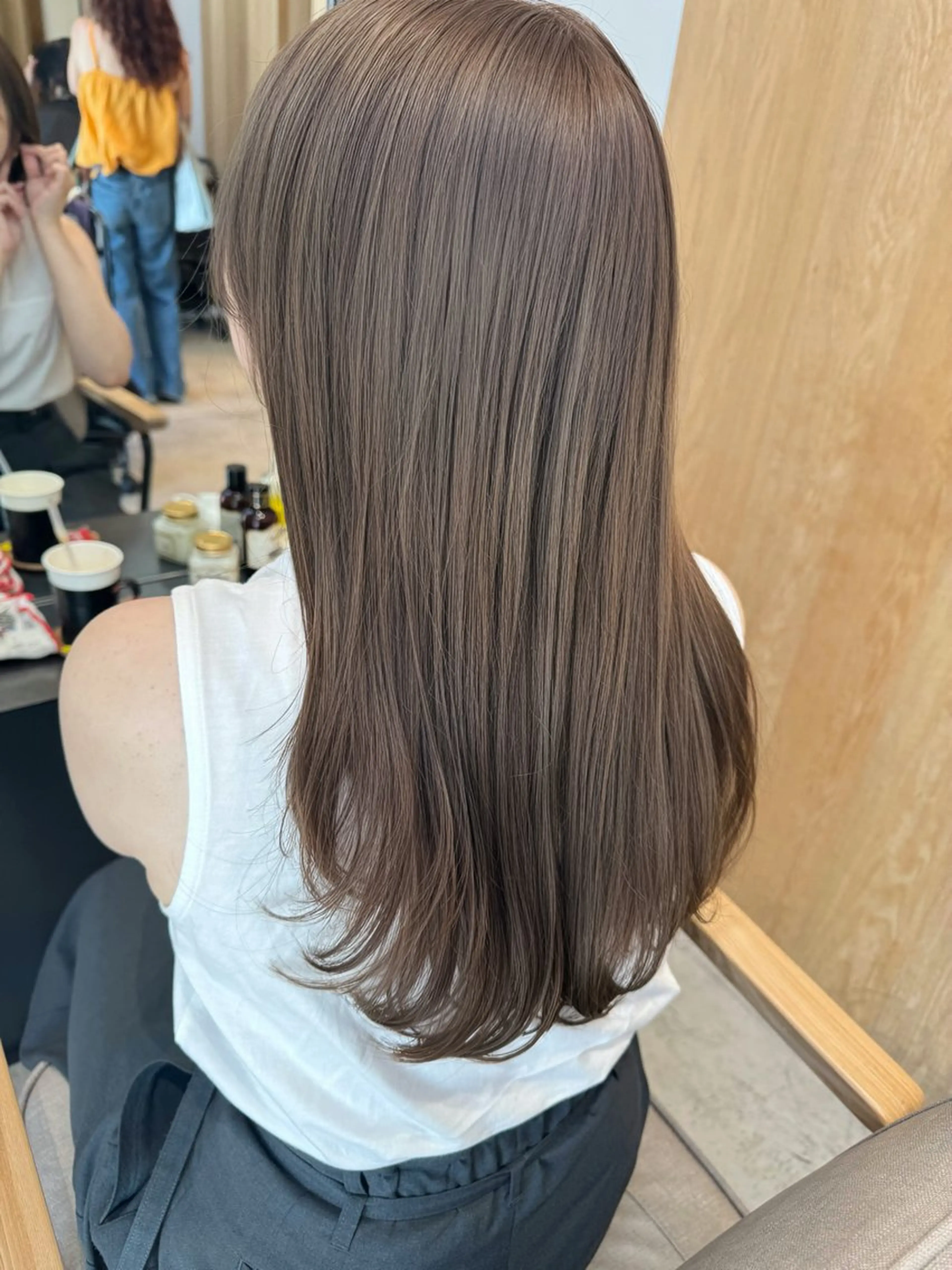 セミロング ヘアカラー SALOWIN表参道ANNEX店所属・表参道🪞垢抜けヘア 🤍mizukiのヘアスタイル