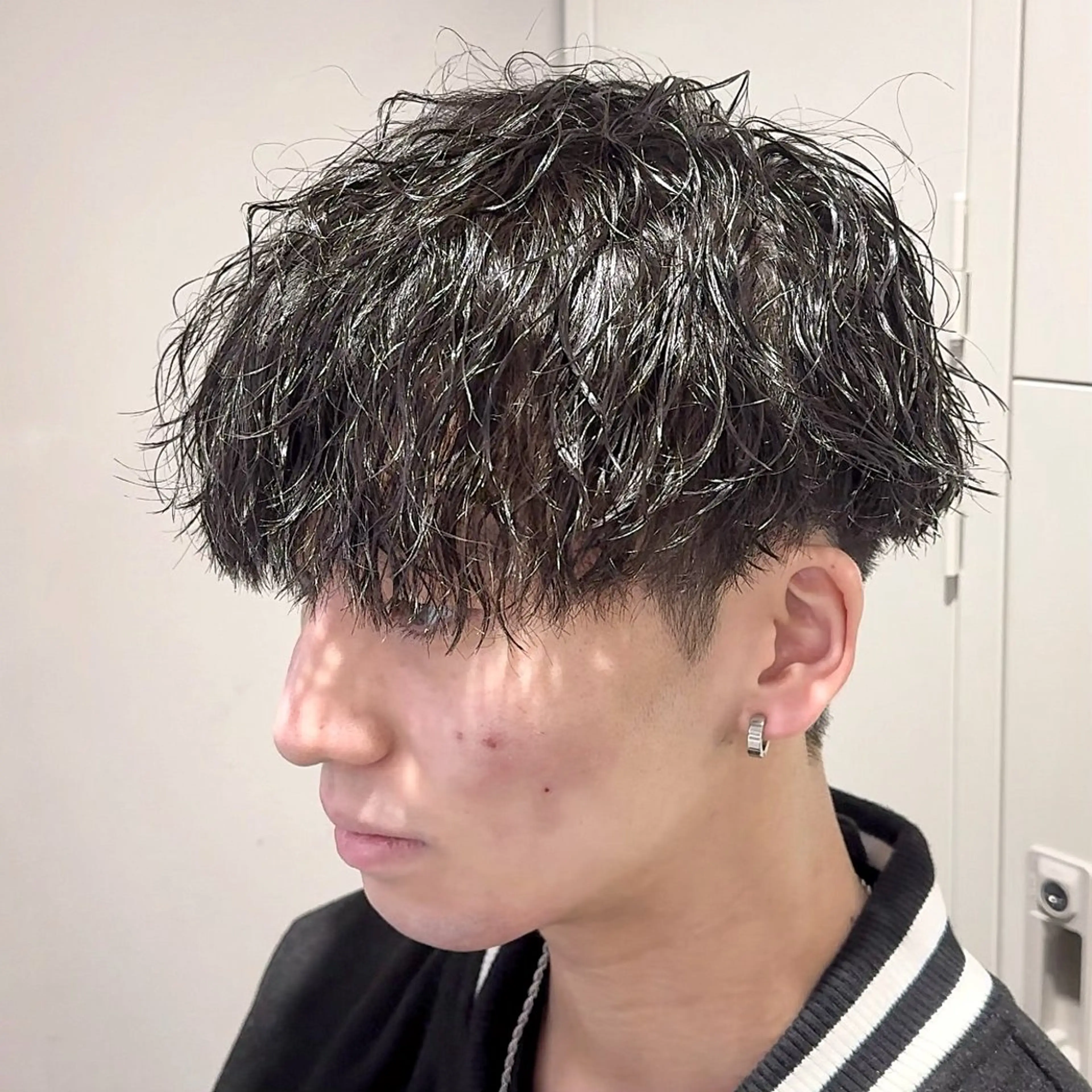 ショート パーマ ヘアアレンジ メンズ マッシュ メンズパーマ カット パーマ トリートメント ヘッドスパ ヘアセット 顔まわりカット の達人のヘアスタイル