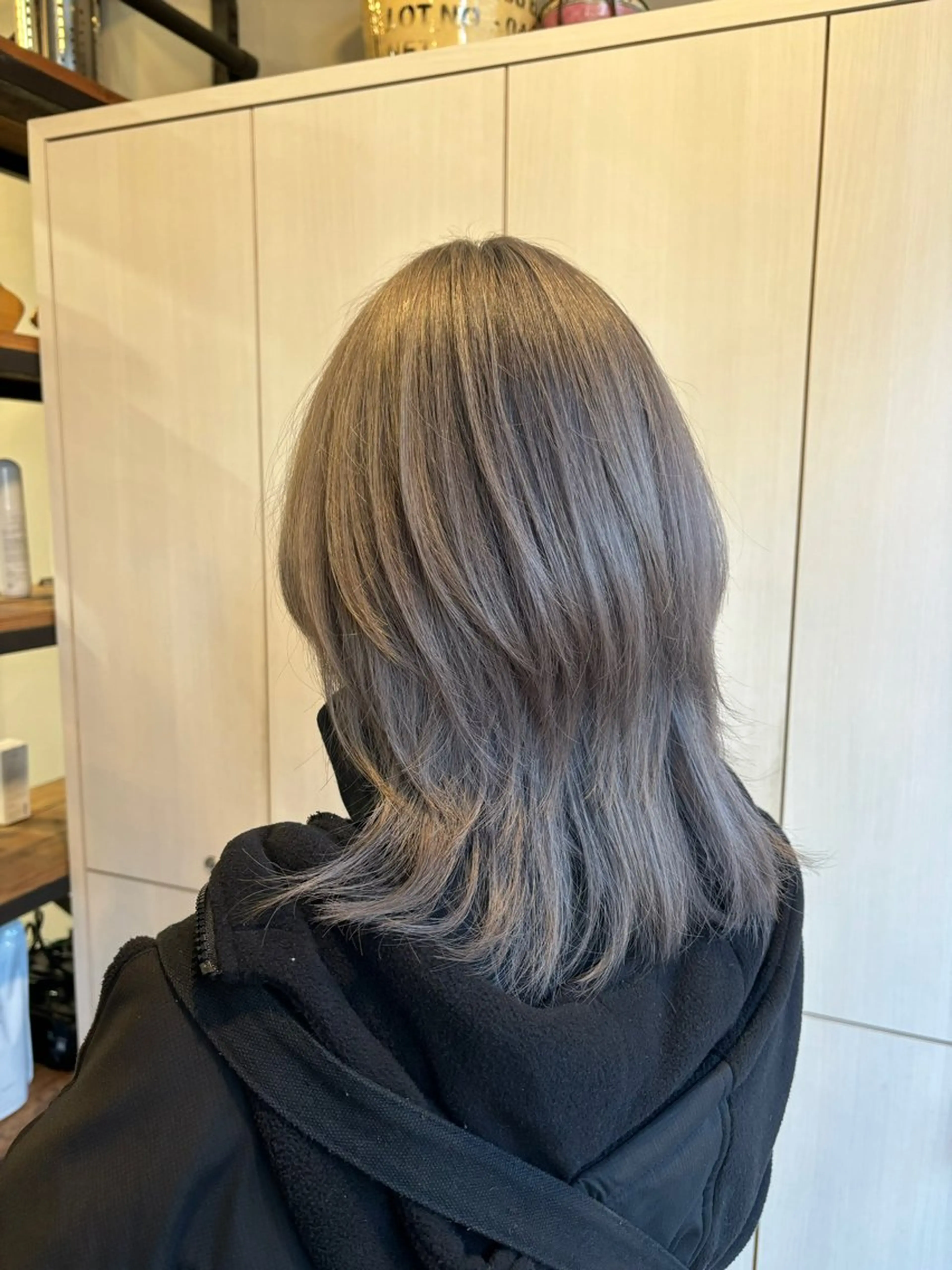 セミロング カラー たなか もえなのヘアスタイル