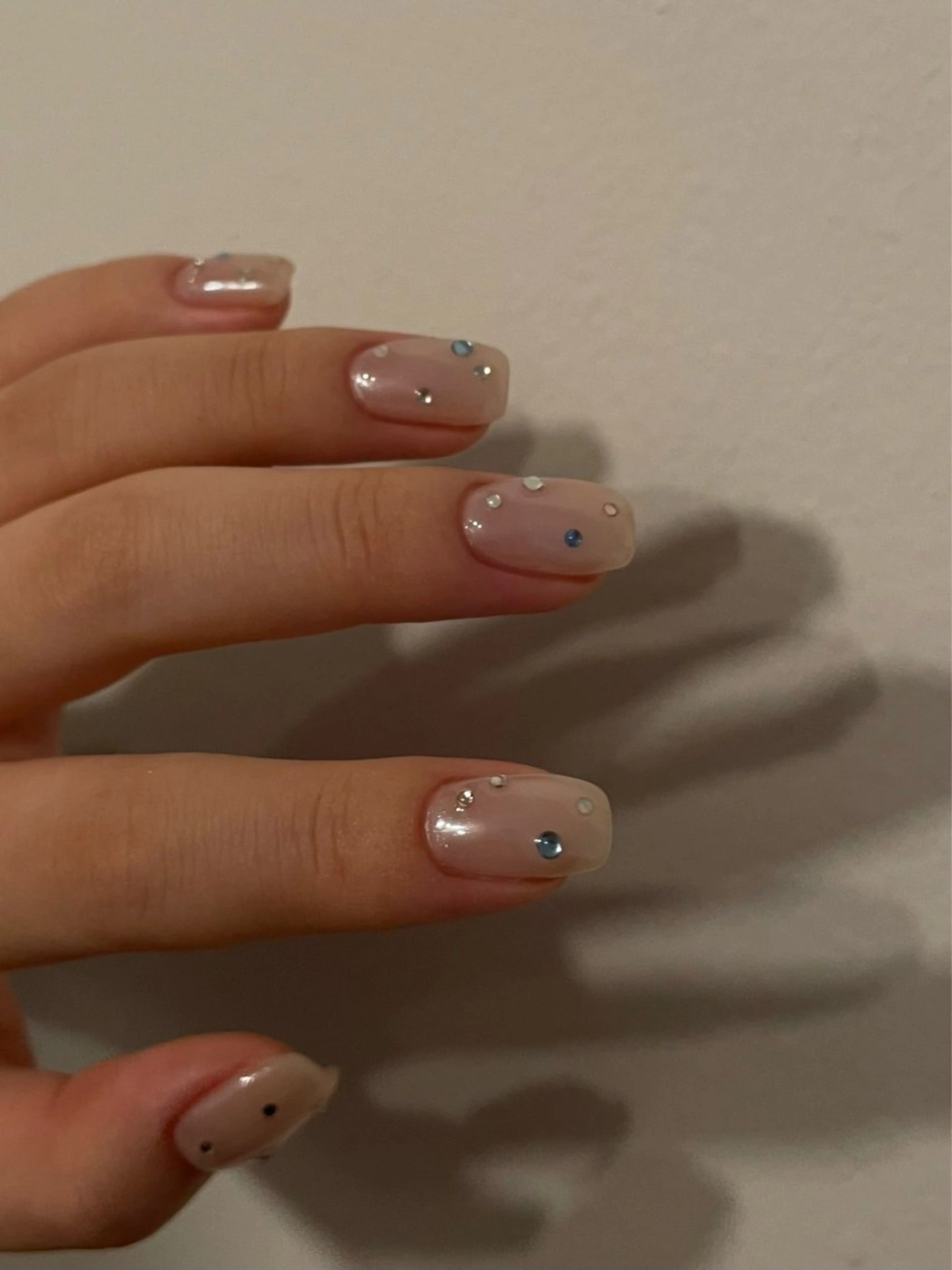 ネイル オーロラネイル ストーンネイル roof nailのネイルデザイン