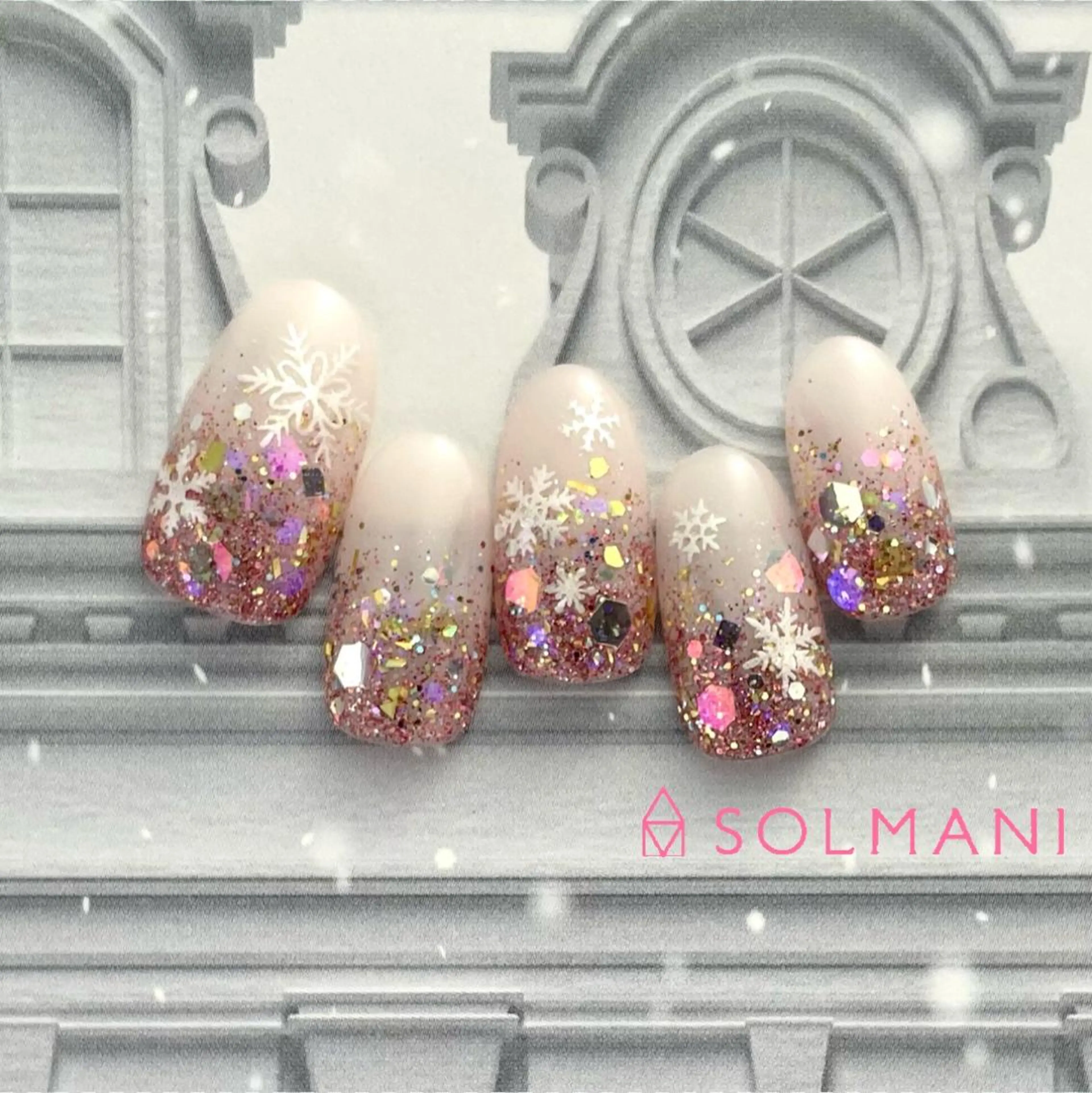 ネイル キラキラネイル SOLMANI 予約担当のネイルデザイン