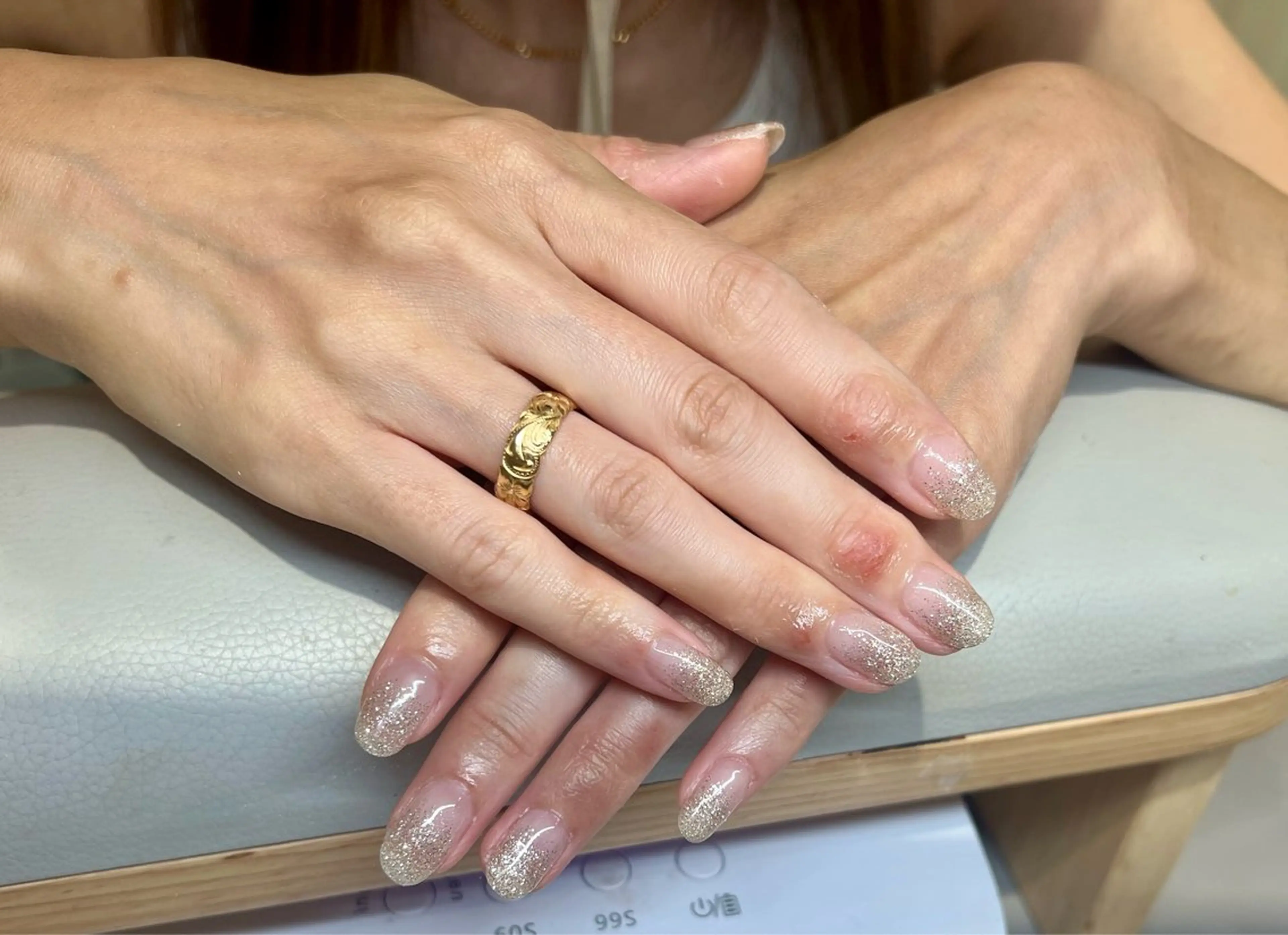 ネイル グラデーション ラメ(グリッター) ラメグラデーション ＆robe銀座 🪽tsuki🪽のネイルデザイン