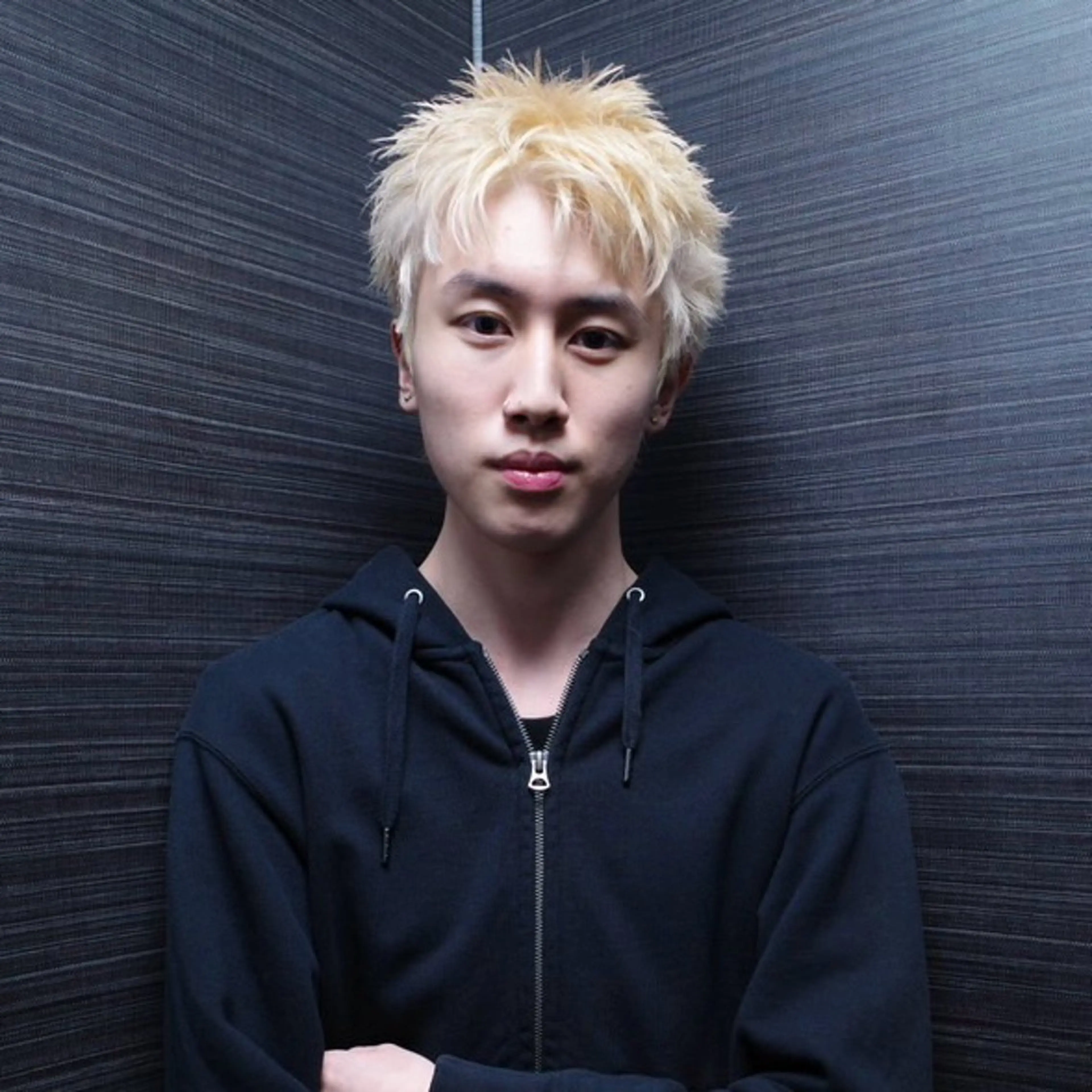 ショート カラー メンズ カット パーマ ハイトーン/パーマ/ メンズ / 櫻本🌐のヘアスタイル