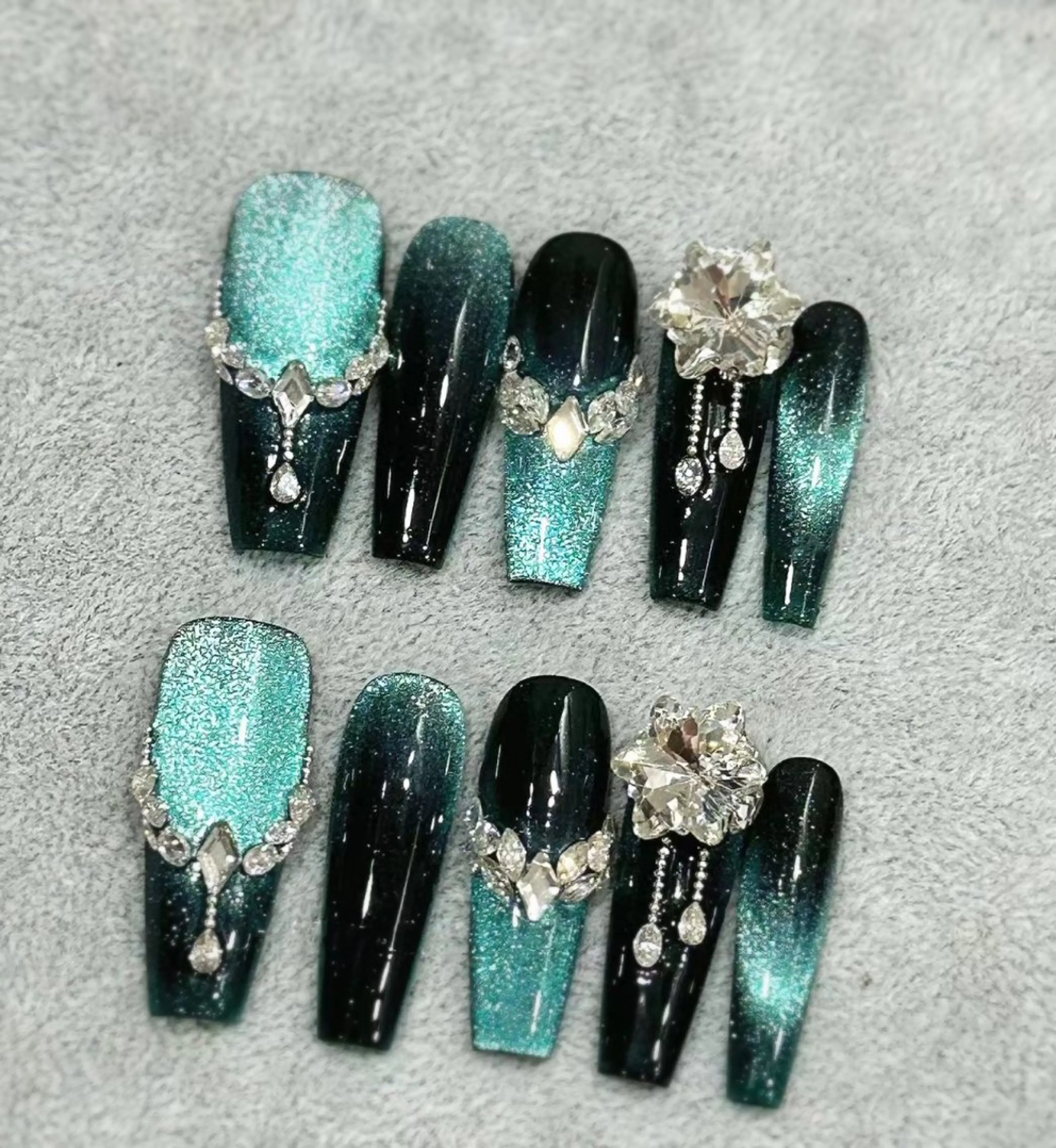 ネイル アートネイル チークネイル フレンチネイル ジェルネイル グリーン YK Beauty Salonのマツエク・マツパデザイン