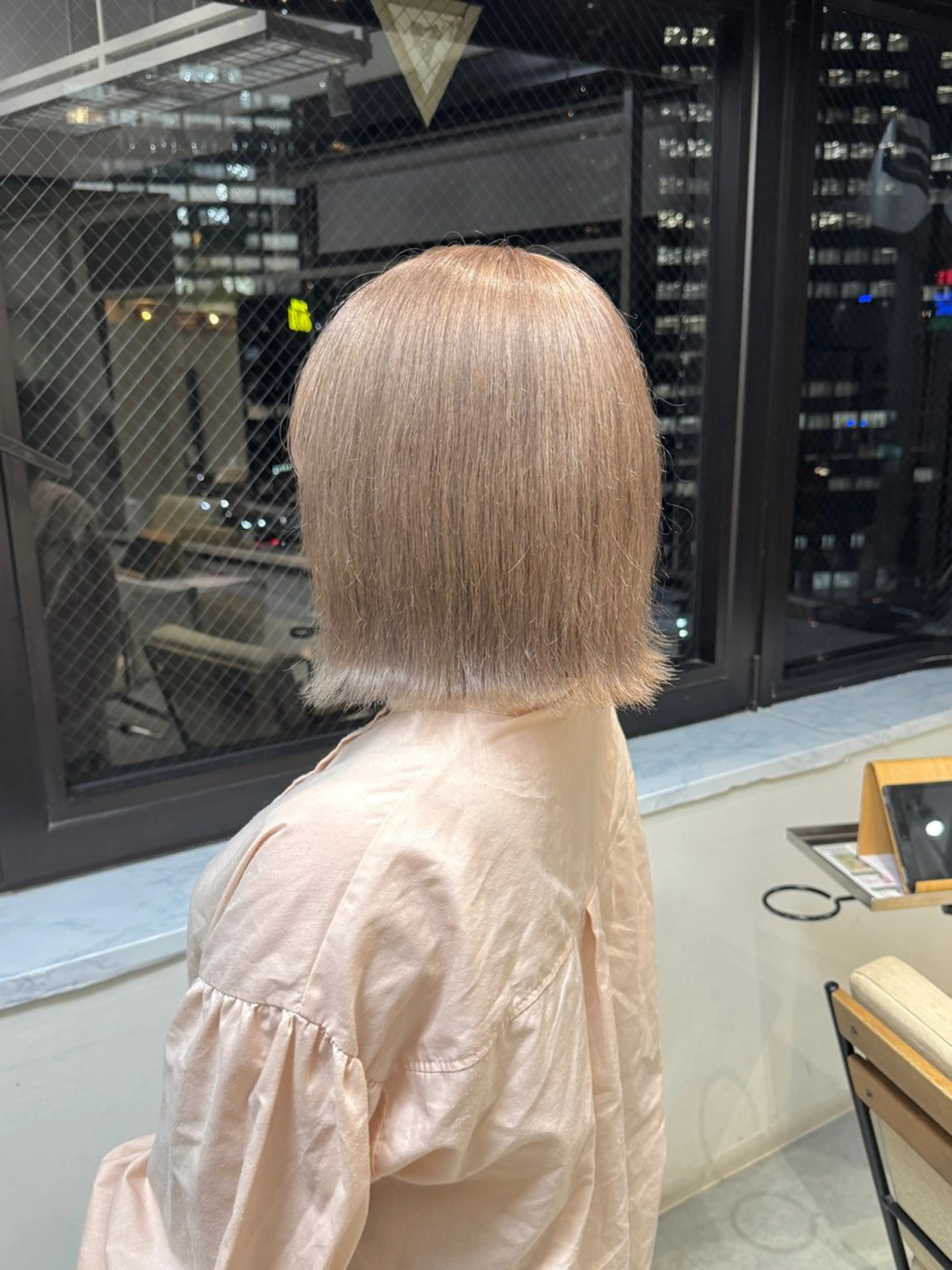 ショート カラー ベージュカラー ミルクティーベージュ ヘアカラー fuka/梅田/ ミルクティーベージュのヘアスタイル