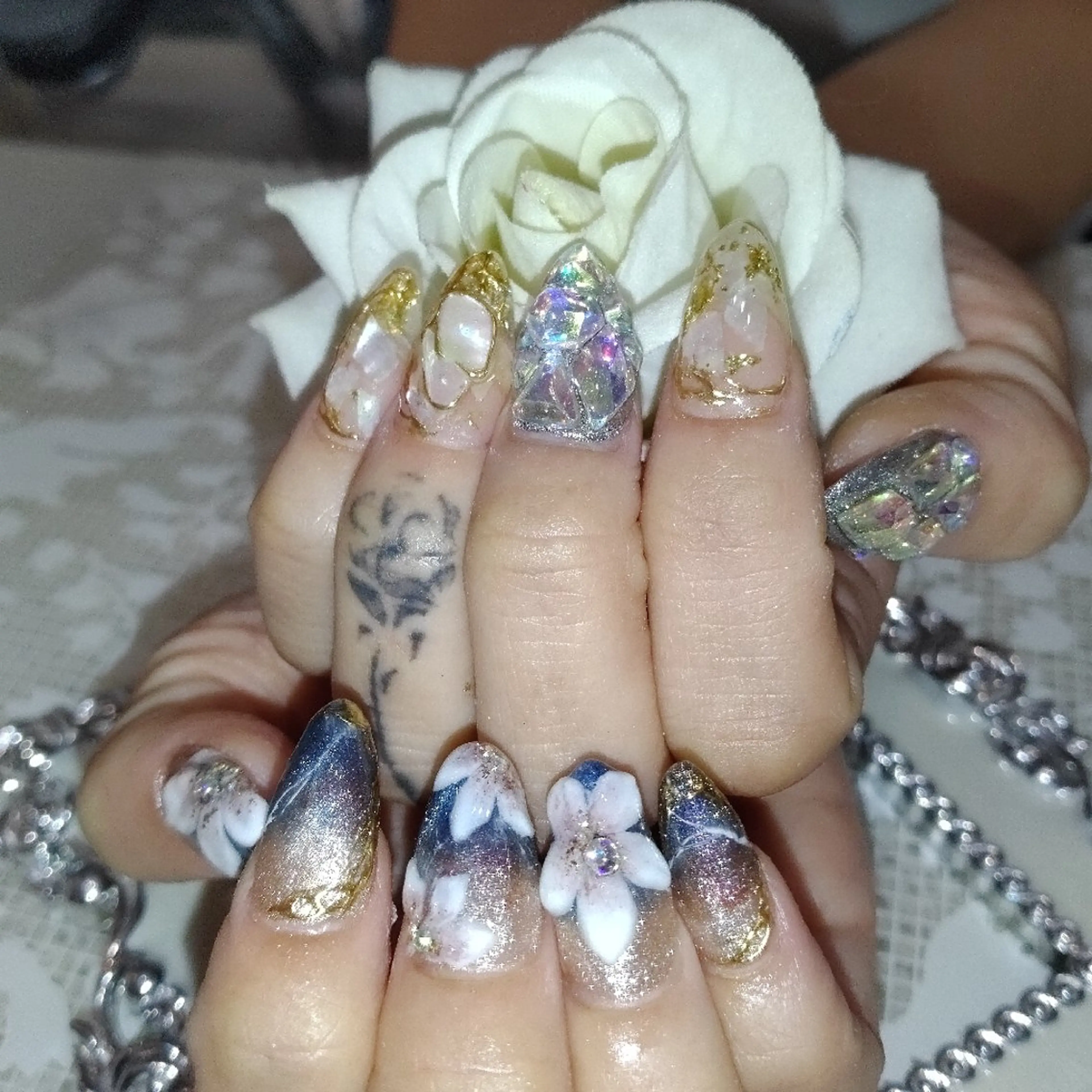 ロング エステとネイル ローズコンフォートのネイルデザイン