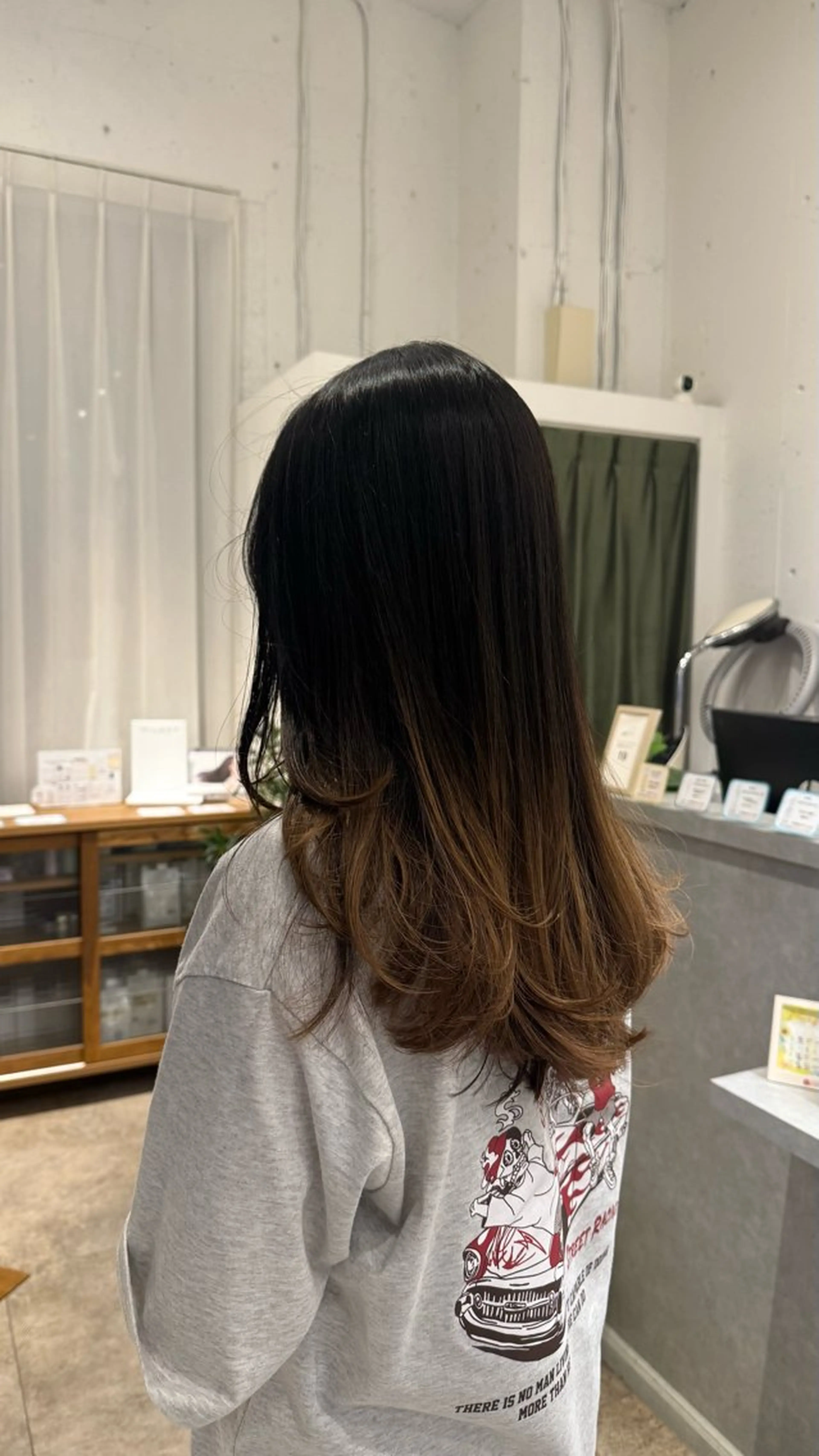 ロング レイヤーカット 茨木市サロン amiのヘアスタイル