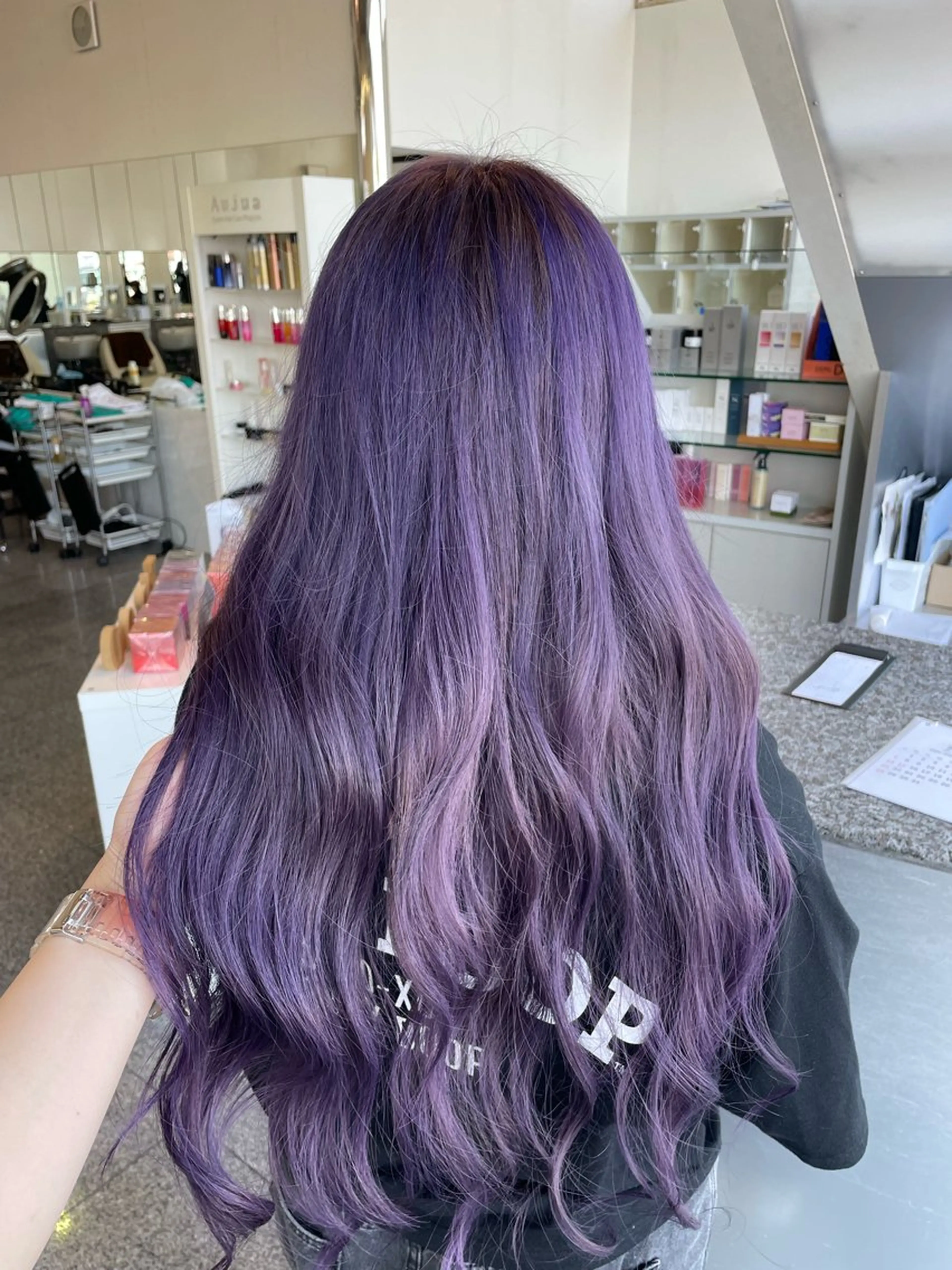 セミロング ヘアカラー トリートメント ハイトーン/ブリーチ 🤍足立里湖のヘアスタイル