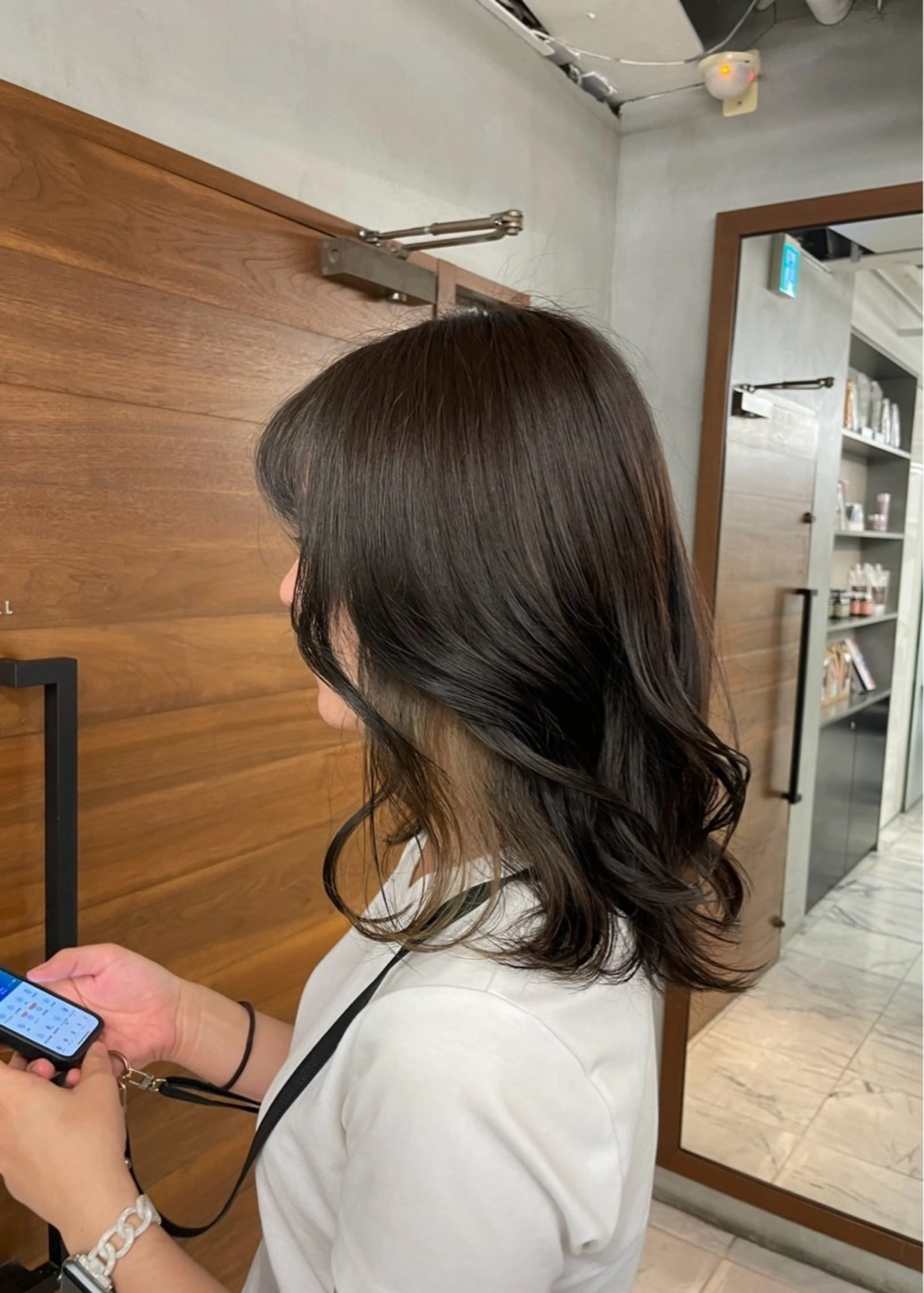 ミディアム ヘアカラー 🎨ハイライト･ ハイトーン/近藤怜那のヘアスタイル