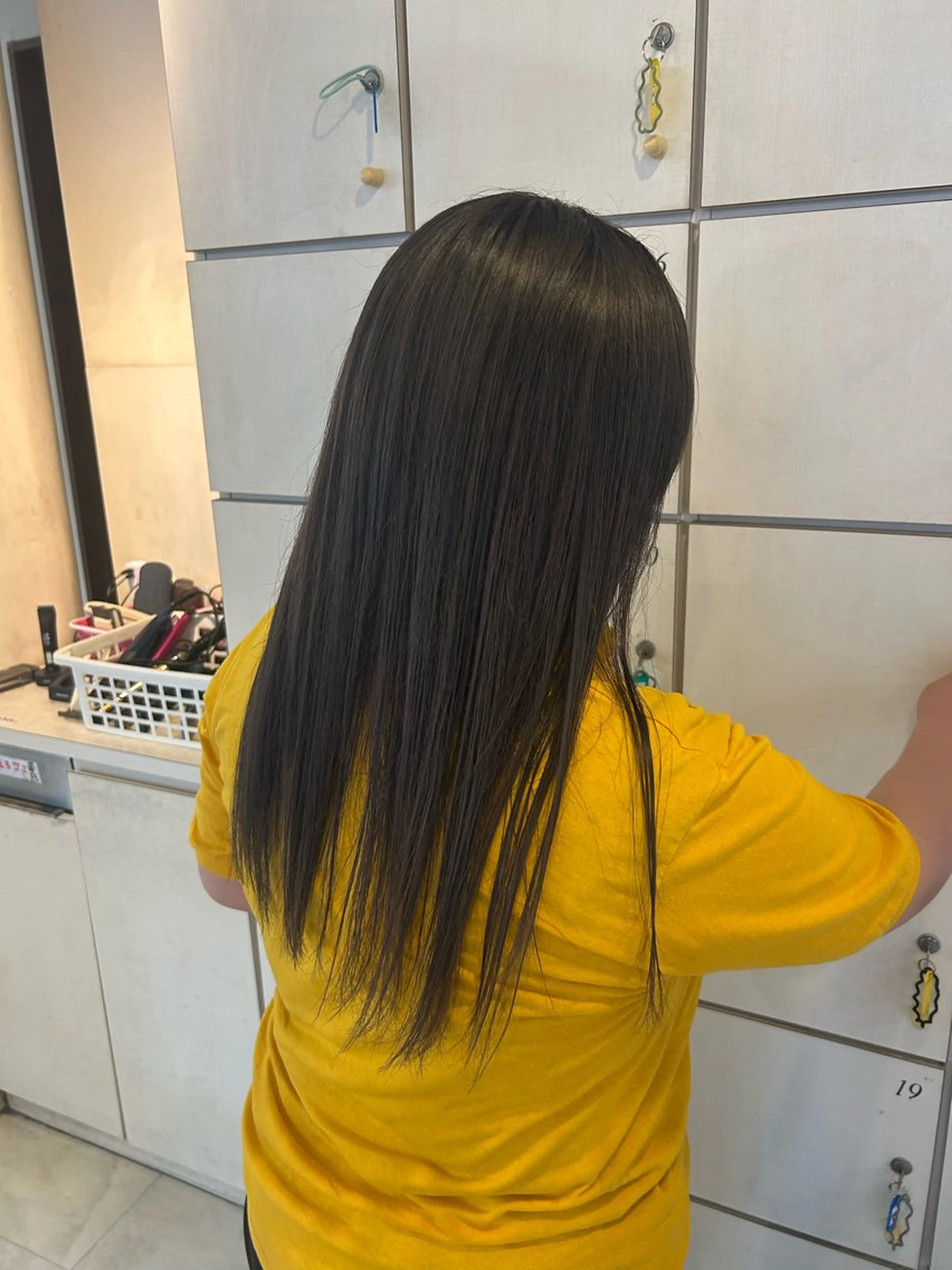 ロング カラー 透明感カラー グレージュ ヘアカラー 小森 永のヘアスタイル