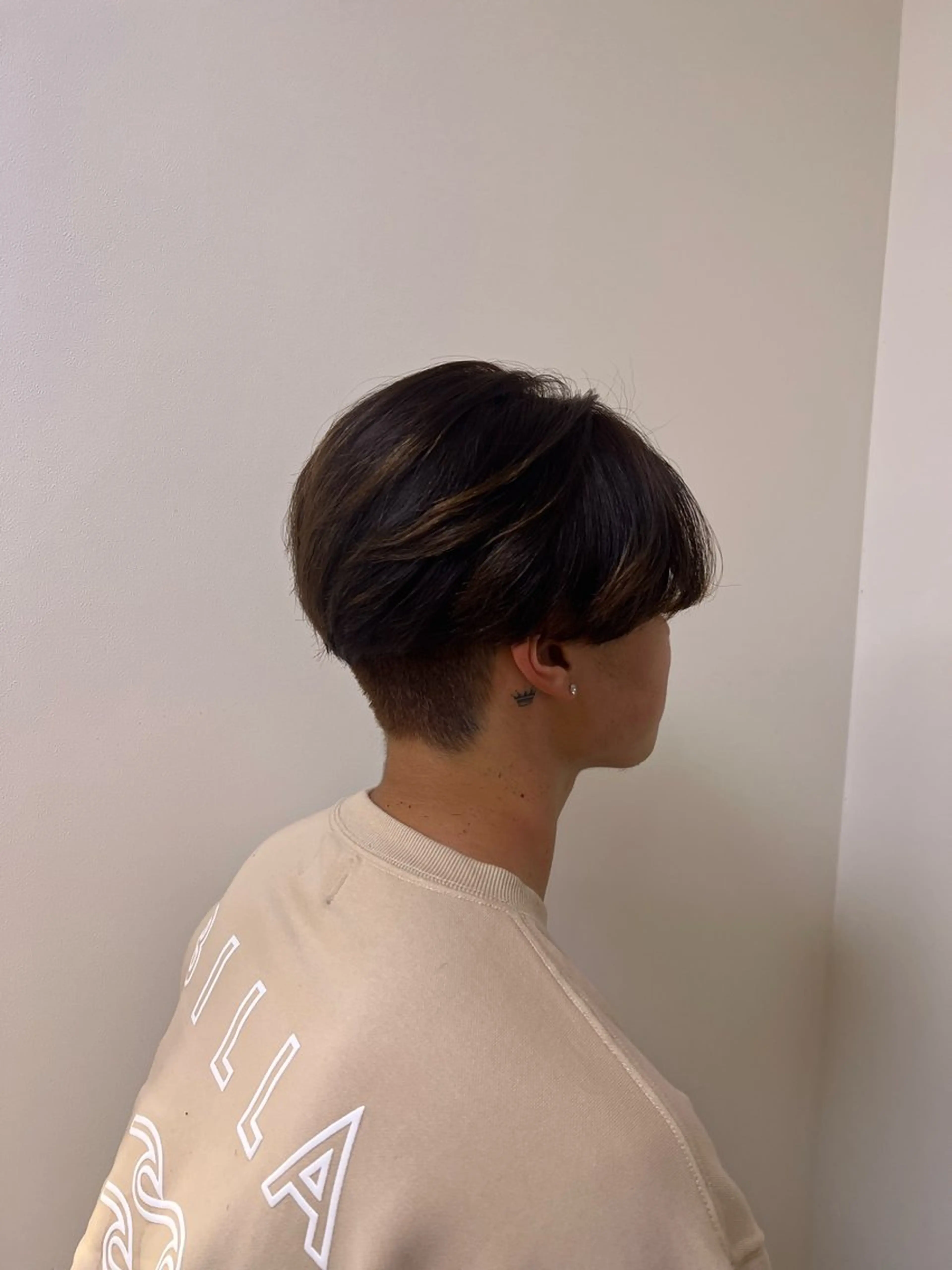 ショート カラー メンズ hina 🛋️ブリーチカラーのヘアスタイル