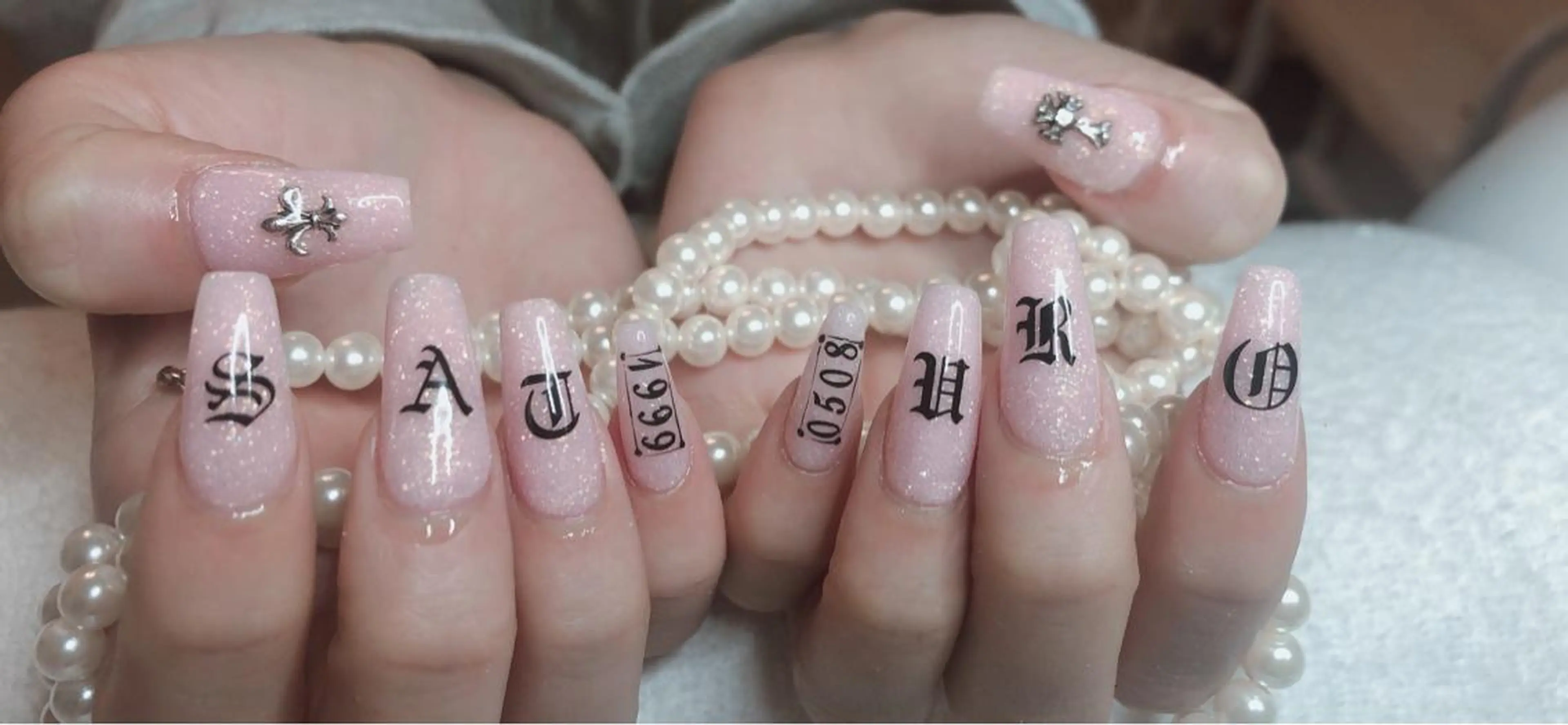 ロング ネイル ハンドネイル 長さ出し専門 nynaのネイルデザイン