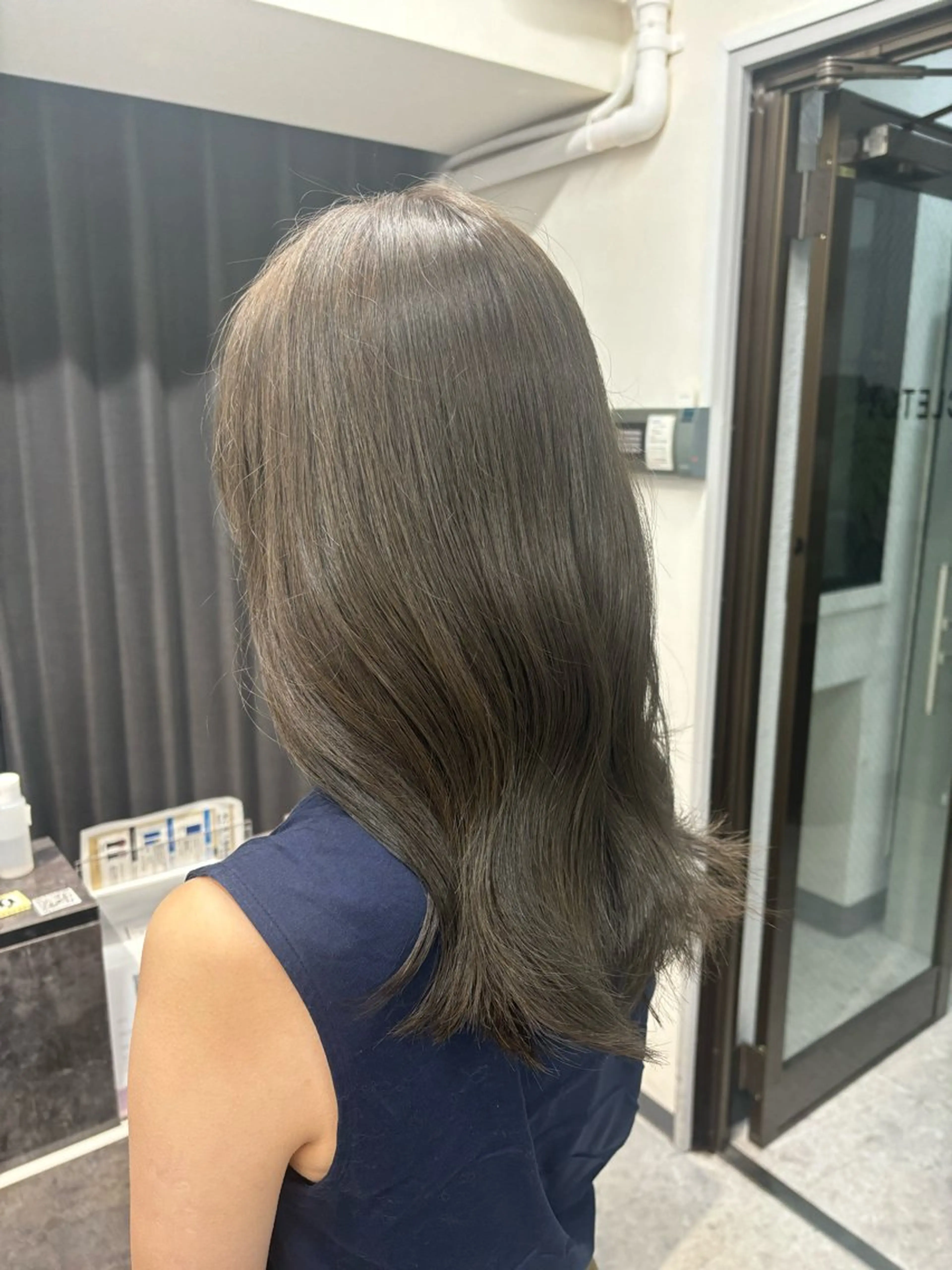 セミロング 稲川 弥生のヘアスタイル