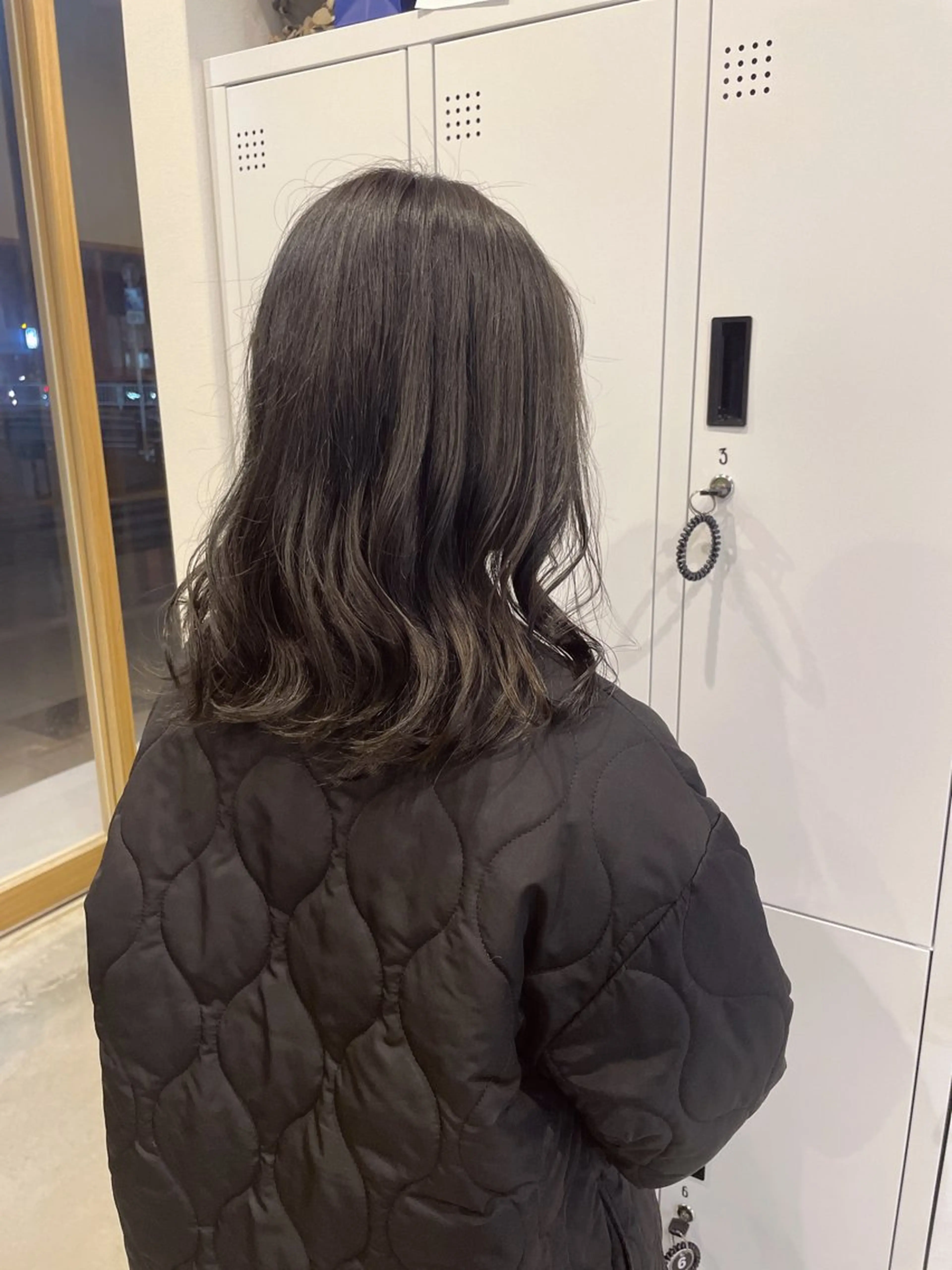 ミディアム nia所属・柔らかブラウン/栄/ tomitaのヘアスタイル