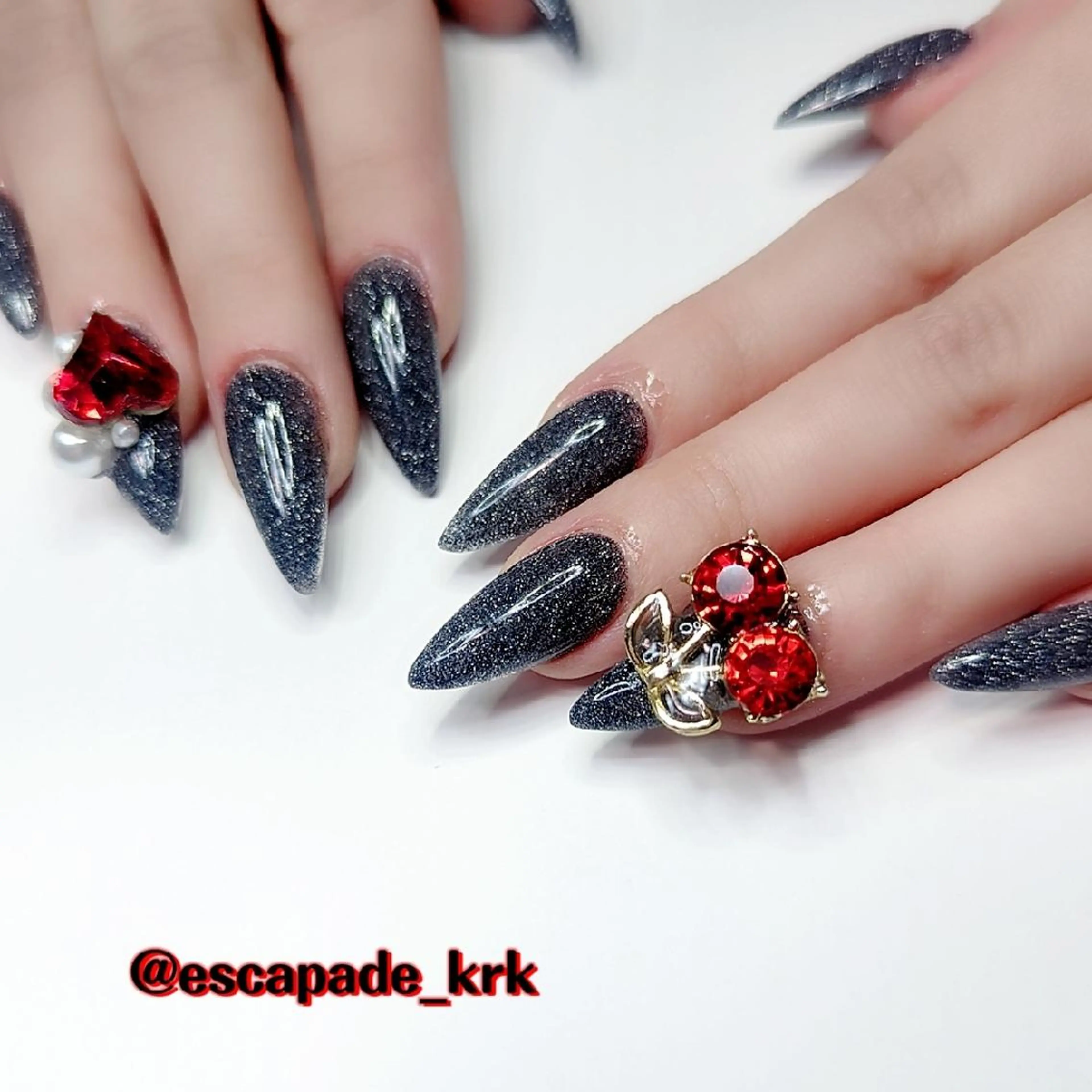 ミディアム ネイル ハンドネイル クロキ 。のネイルデザイン