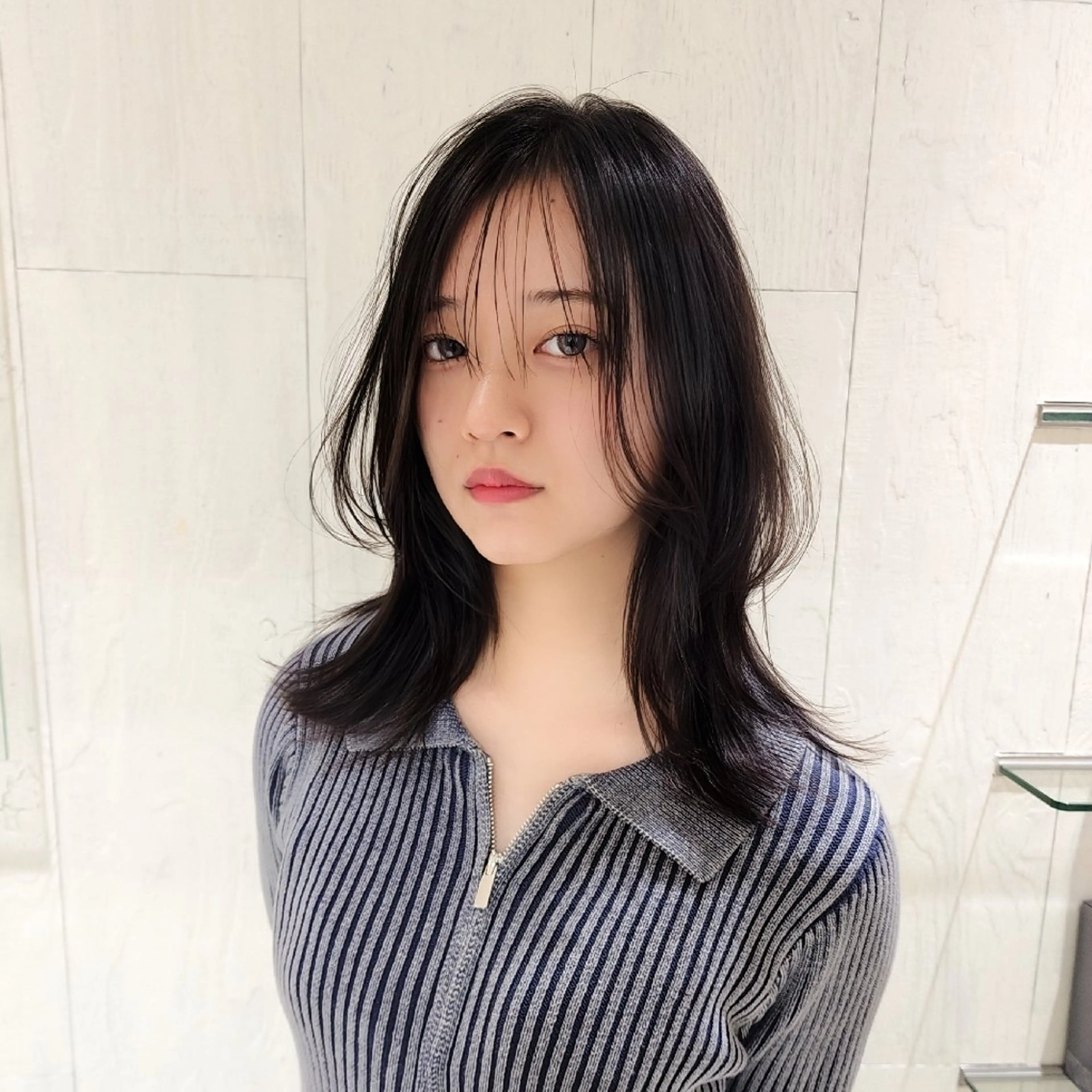 ミディアム カラー ハッシュカット 韓国風ヘア カット ヘアカラー トリートメント レイヤーカット/ ウルフカット/大橋 のヘアスタイル