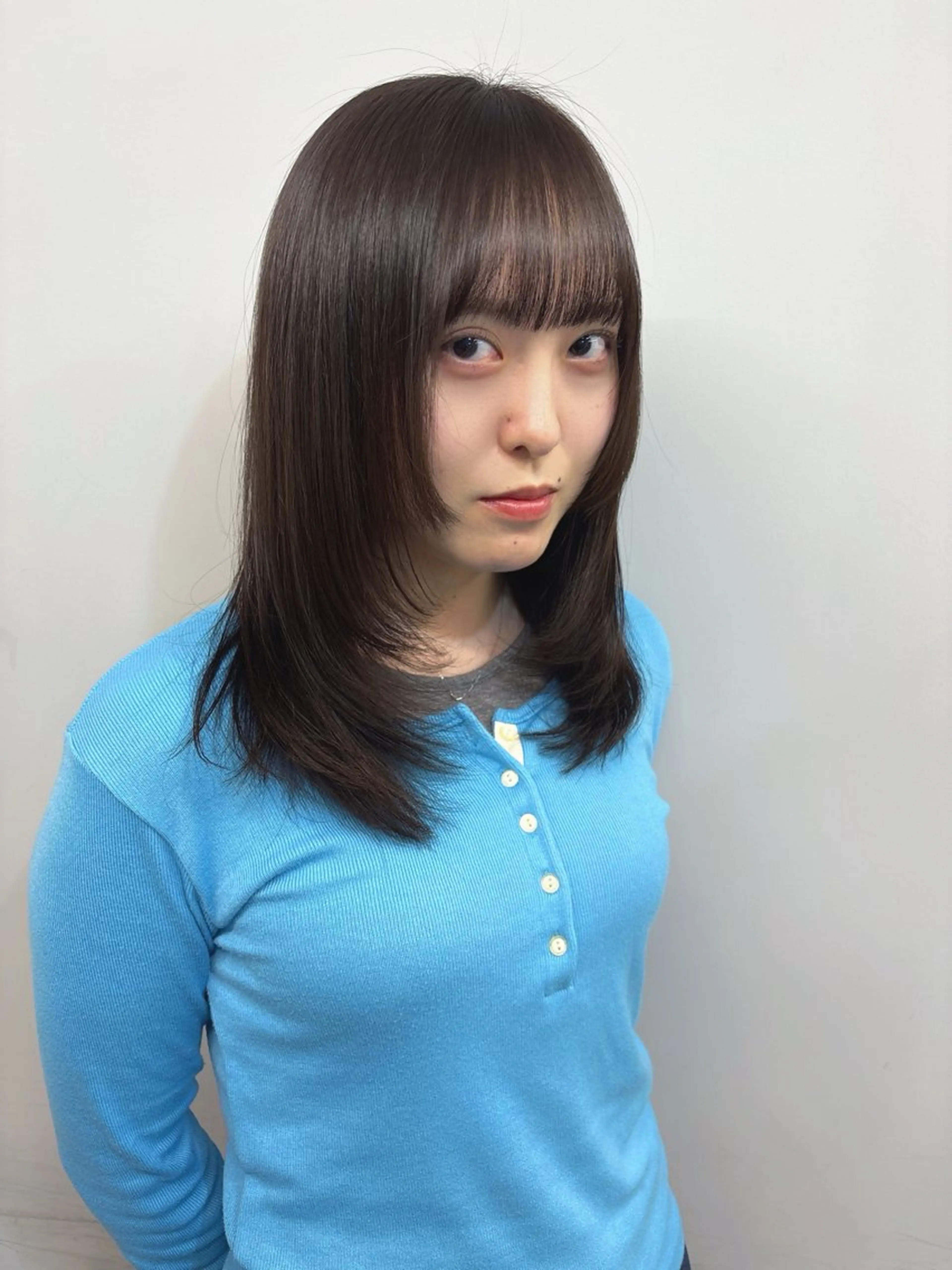 ミディアム カラー ヘアアレンジ ブリーチ 透明感カラー ブリーチなしカラー くびれヘア 顔まわりレイヤー カット ヘアカラー トリートメント ヘッドスパ ヘアセット 二ヶ月綺麗が続く デザイン/星野六三四のヘアスタイル