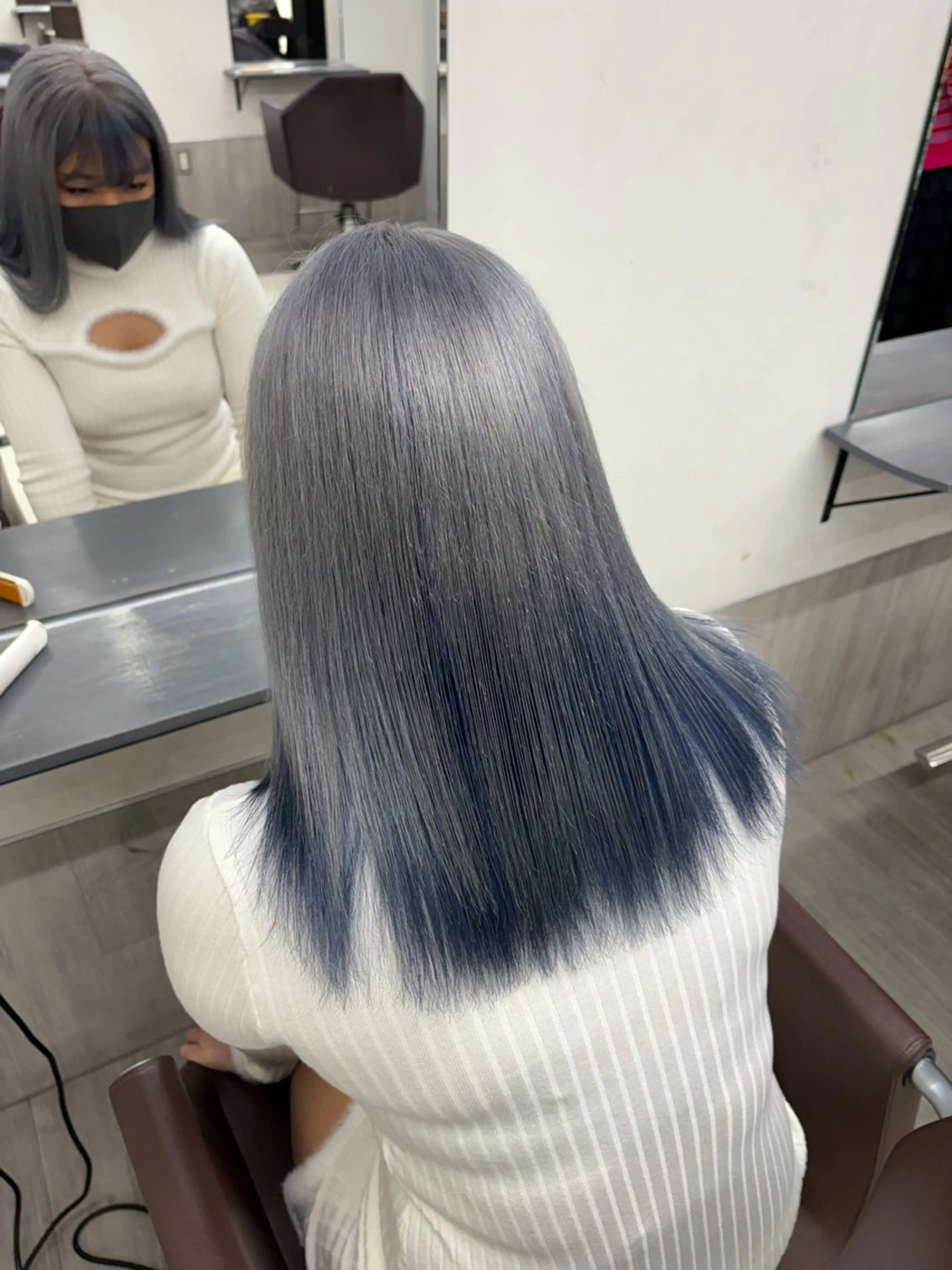 カラー ヘアカラー noa 寒色系カラーブリーチのヘアスタイル