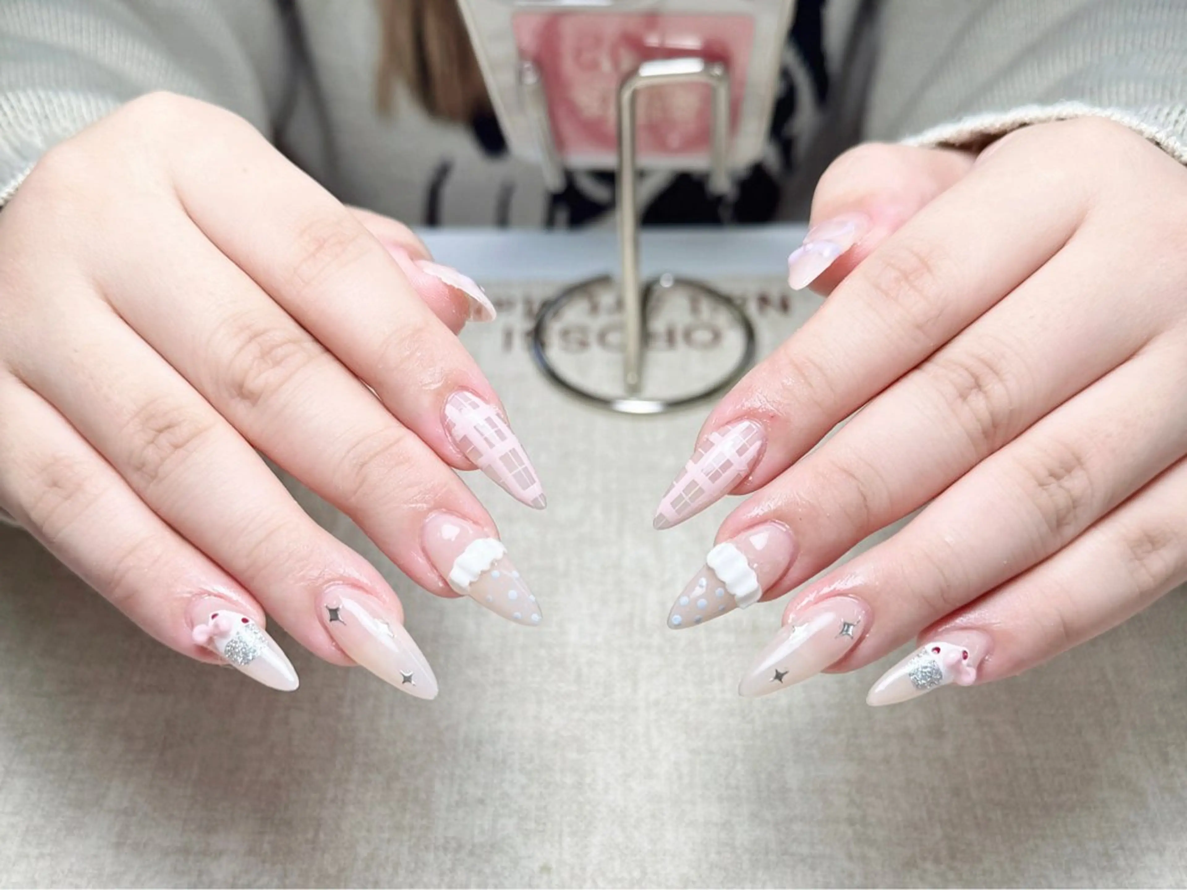 ネイル ハンドネイル ハンドケア いちご chan novaのネイルデザイン