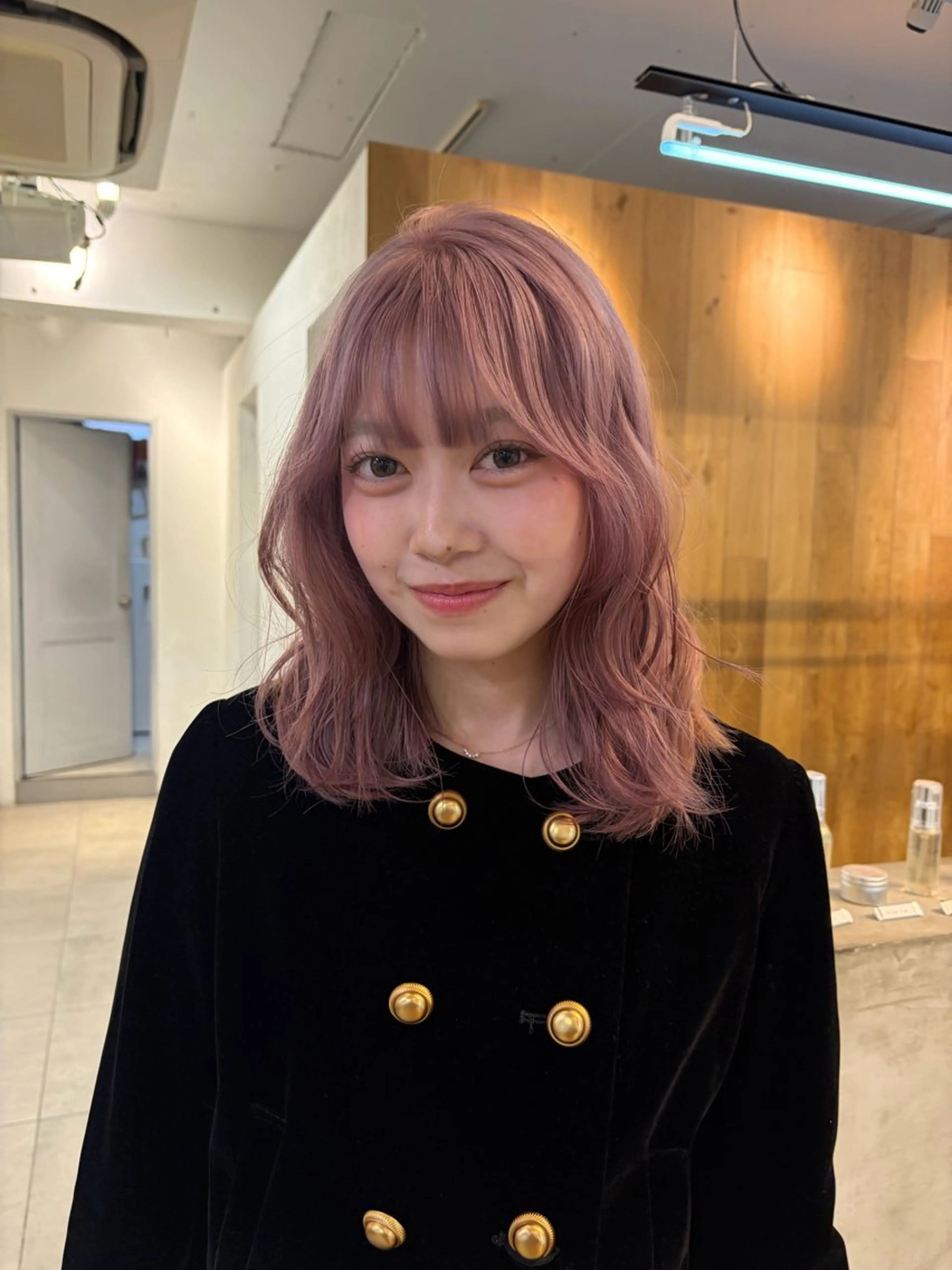 ミディアム カラー ミルクティー× グレージュMOMOのヘアスタイル