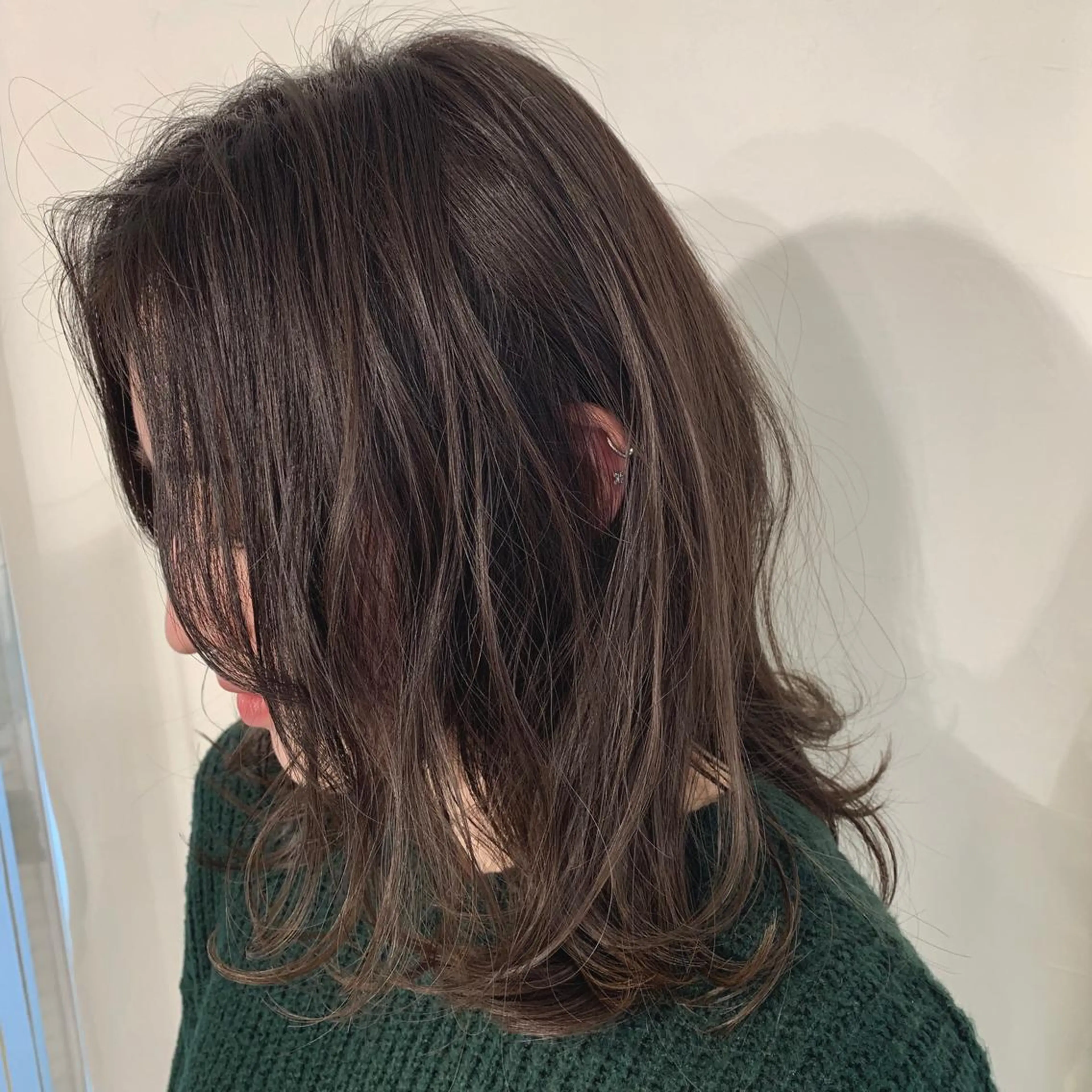 セミロング カラー アッシュ 透明感カラー カット ヘアカラー トリートメント 加藤 綾華のヘアスタイル