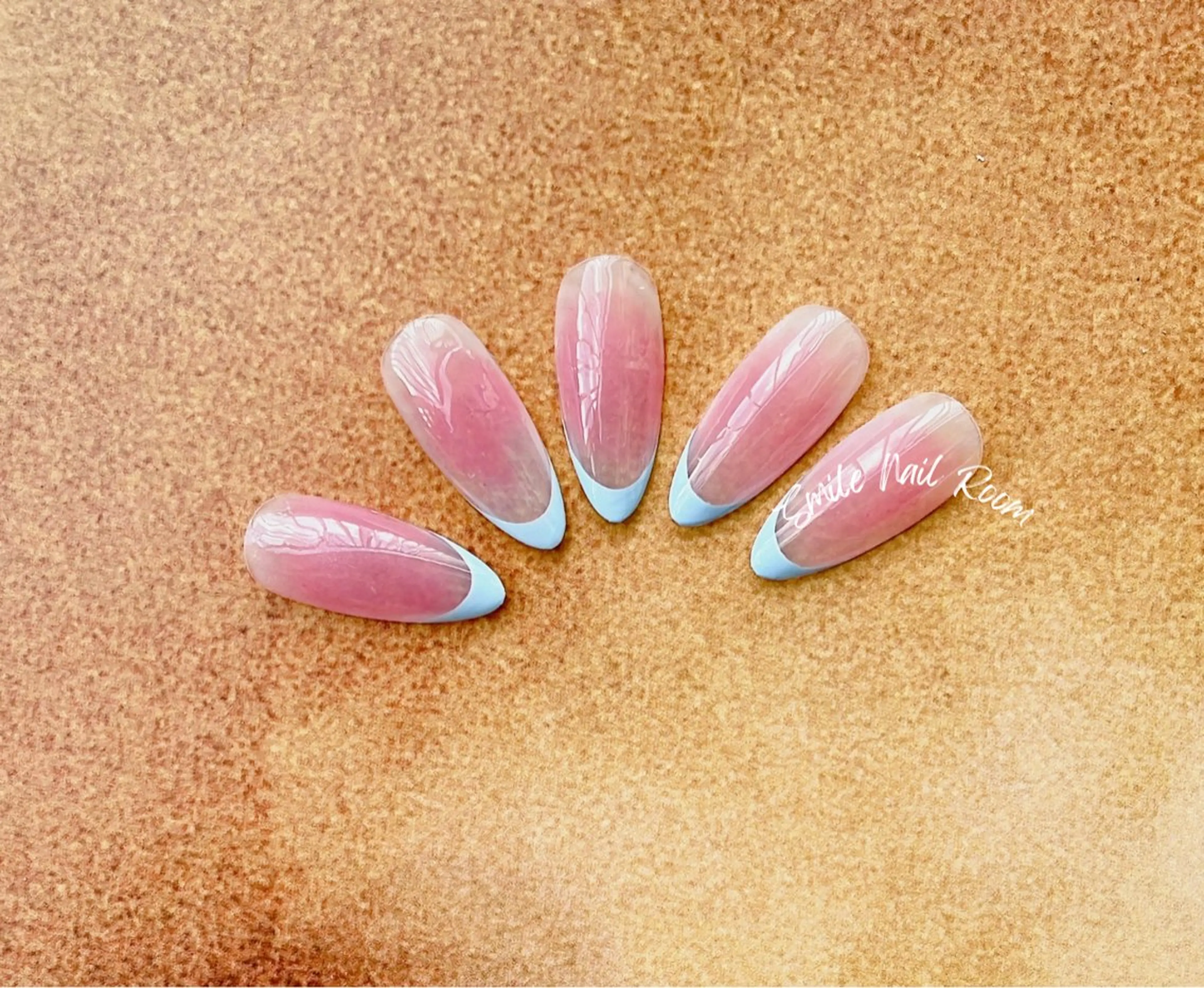 ネイル フレンチネイル グラデーション Smile Nail Roomのネイルデザイン