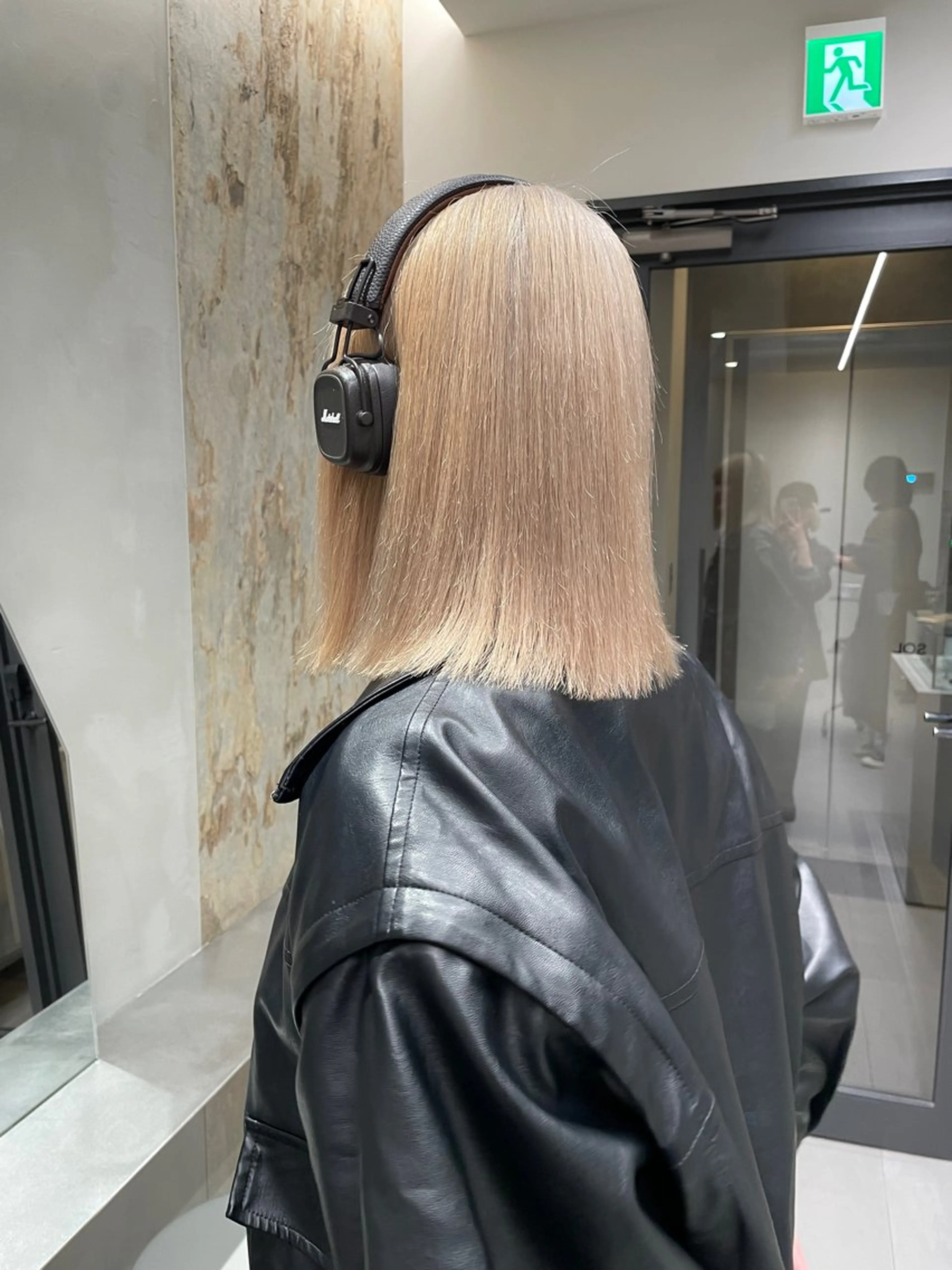 ミディアム カラー ベージュカラー ホワイトベージュ 木下 祐希のヘアスタイル