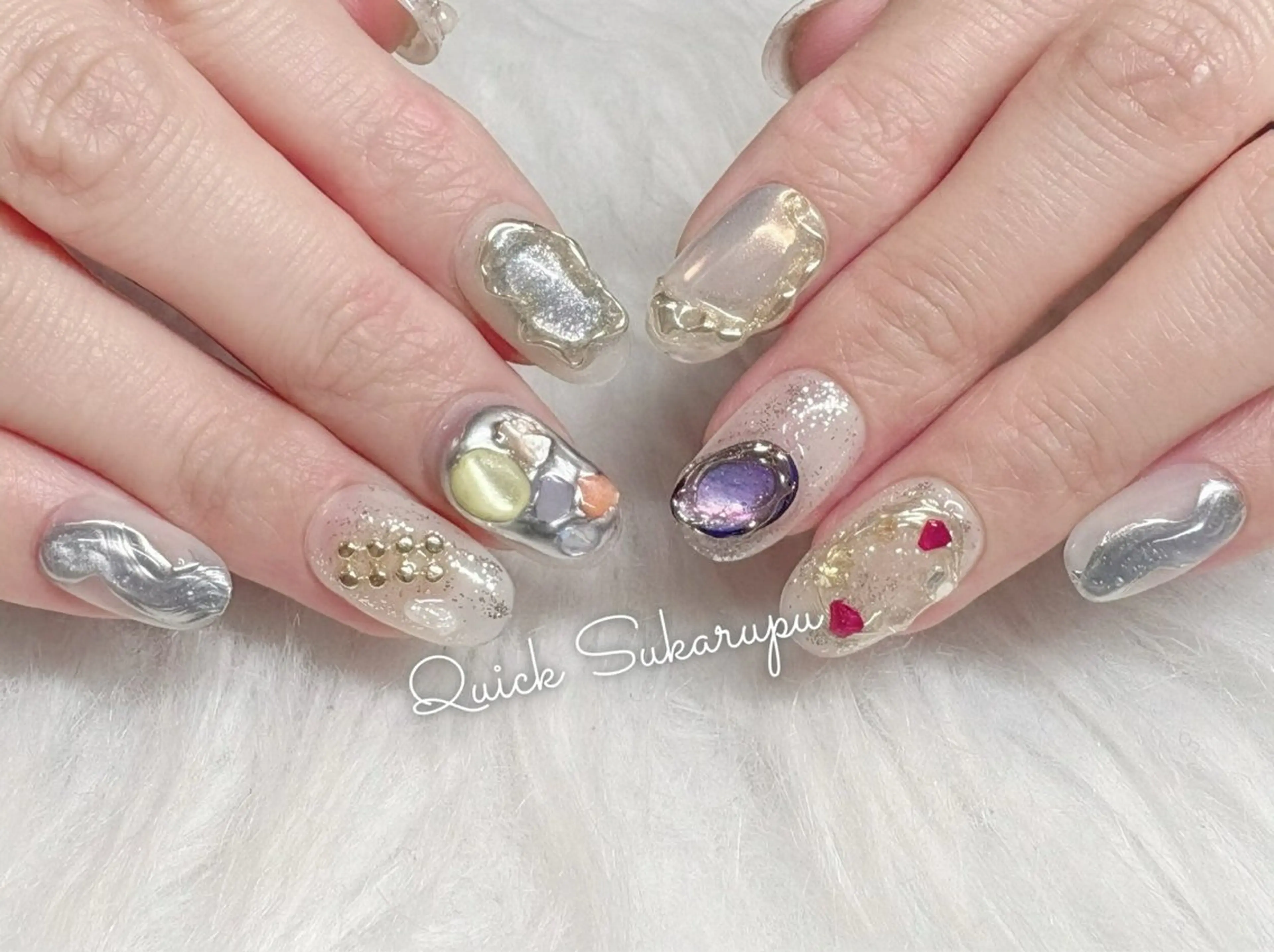 ミディアム ハンドネイル Quick Sukarupu 高田馬場店所属・Quick Sukarupuのネイルデザイン