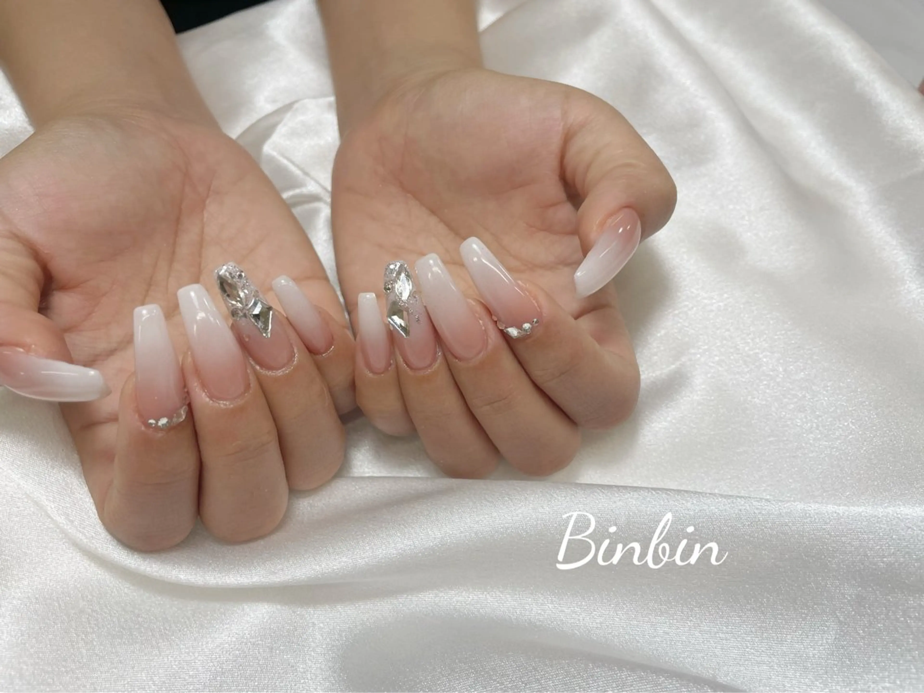 ネイル ハンドネイル ハンドケア Bin Binのネイルデザイン