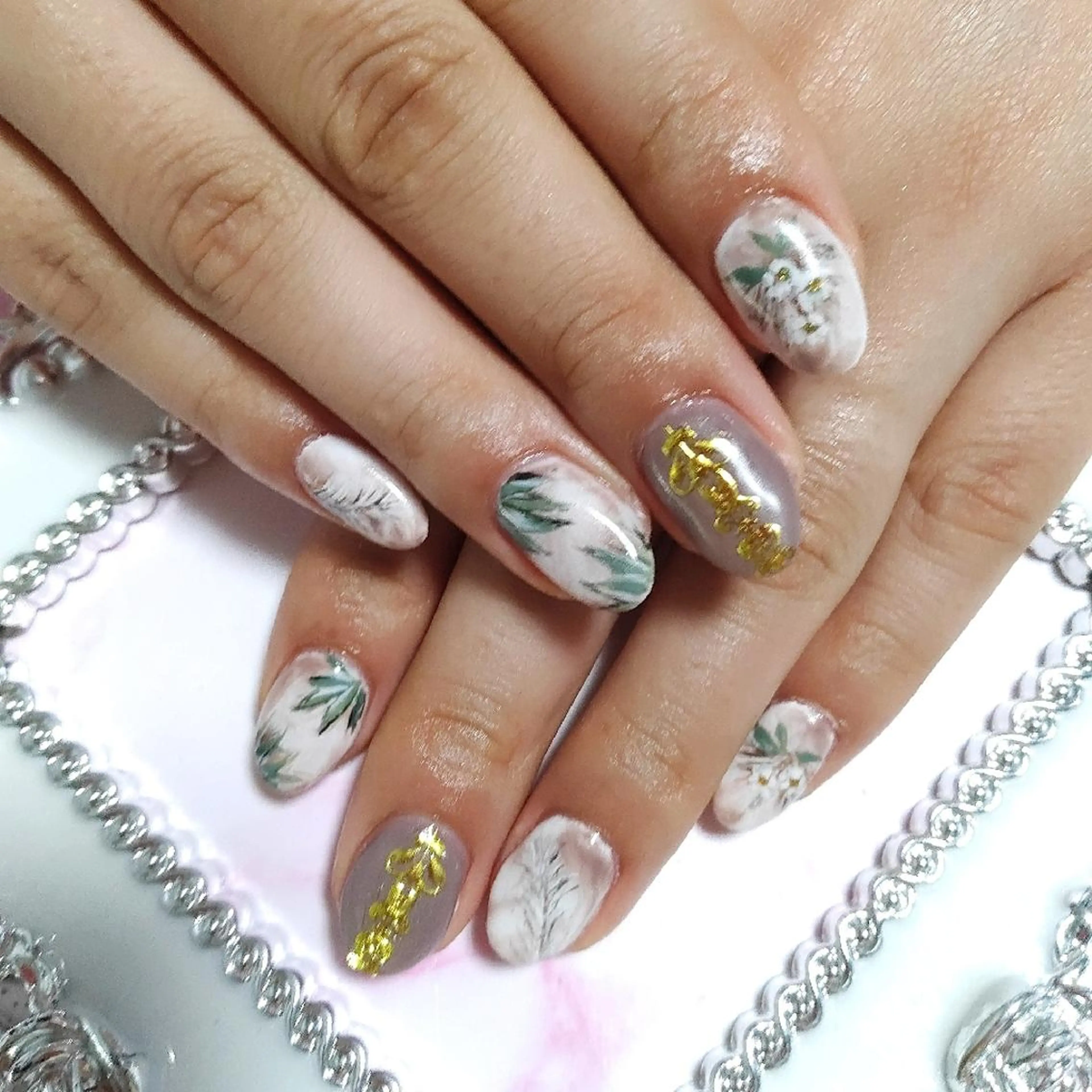 ネイル エステとネイル ローズコンフォートのネイルデザイン