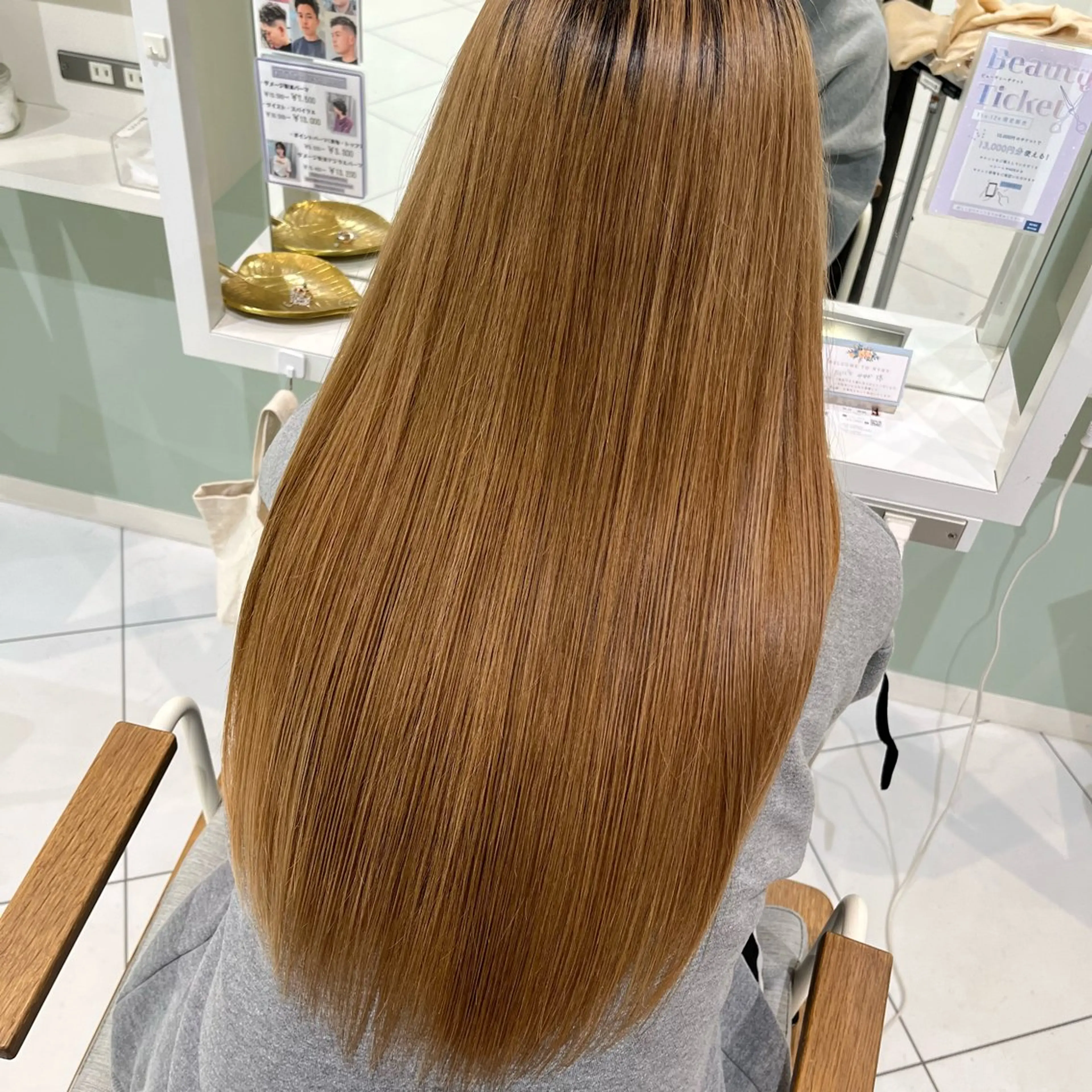 セミロング 長井 麻帆のヘアスタイル