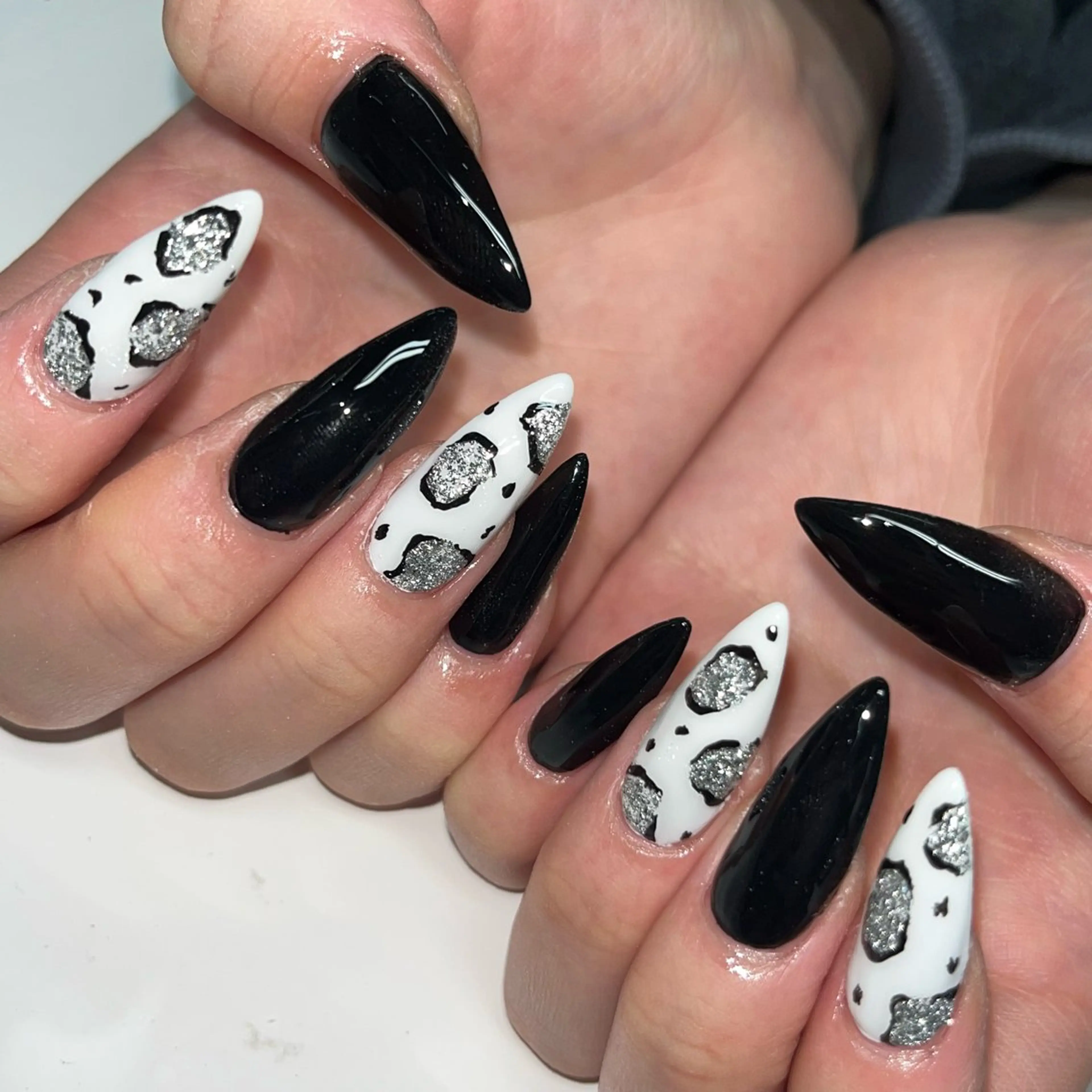 ネイル アニマル柄 ハンドネイル WOLTOKYO渋谷 Anzuのネイルデザイン