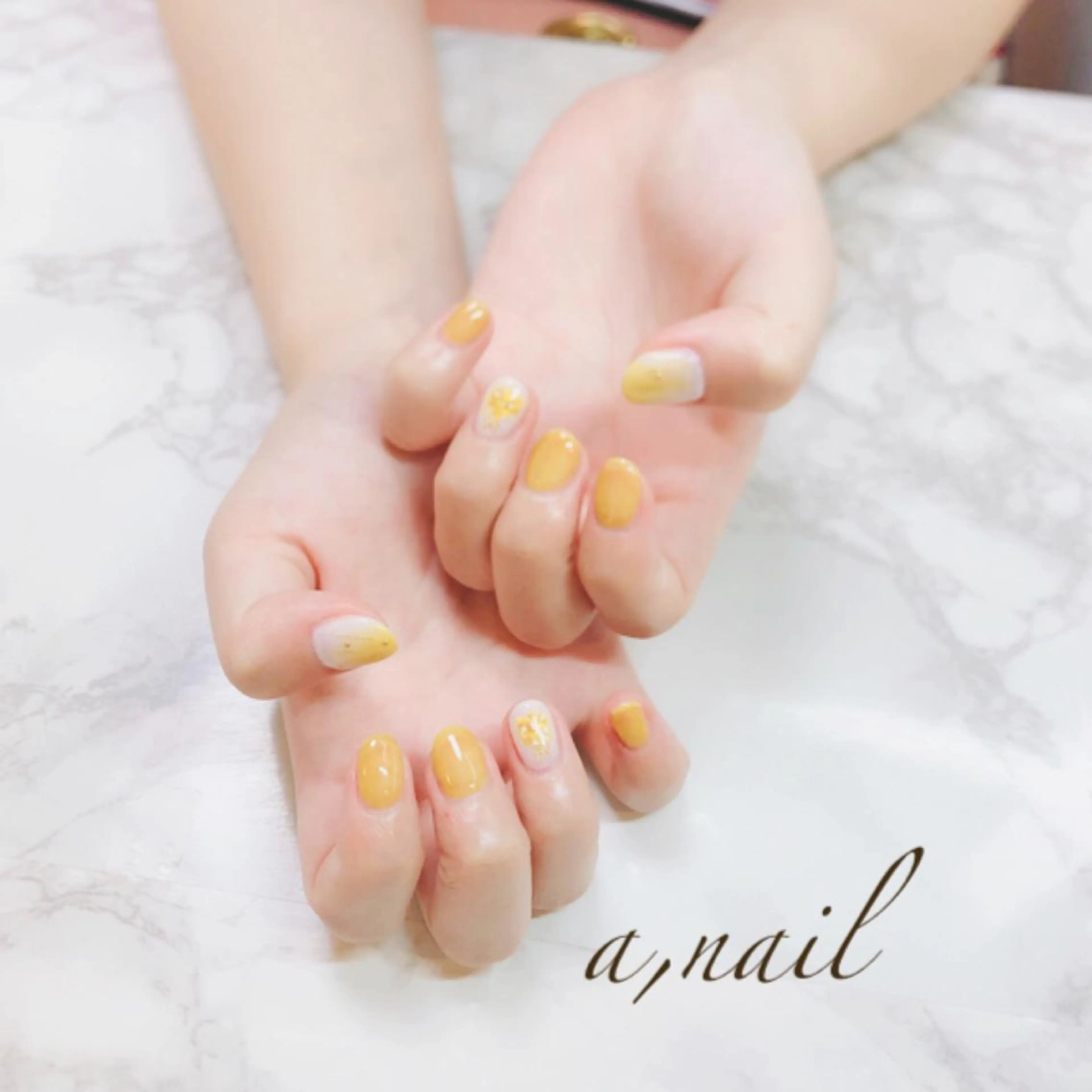 ネイル フラワーネイル フットネイル ジェルネイル グラデーション ワンカラーネイル ハンドネイル ネイルサロン エーネイルのネイルデザイン