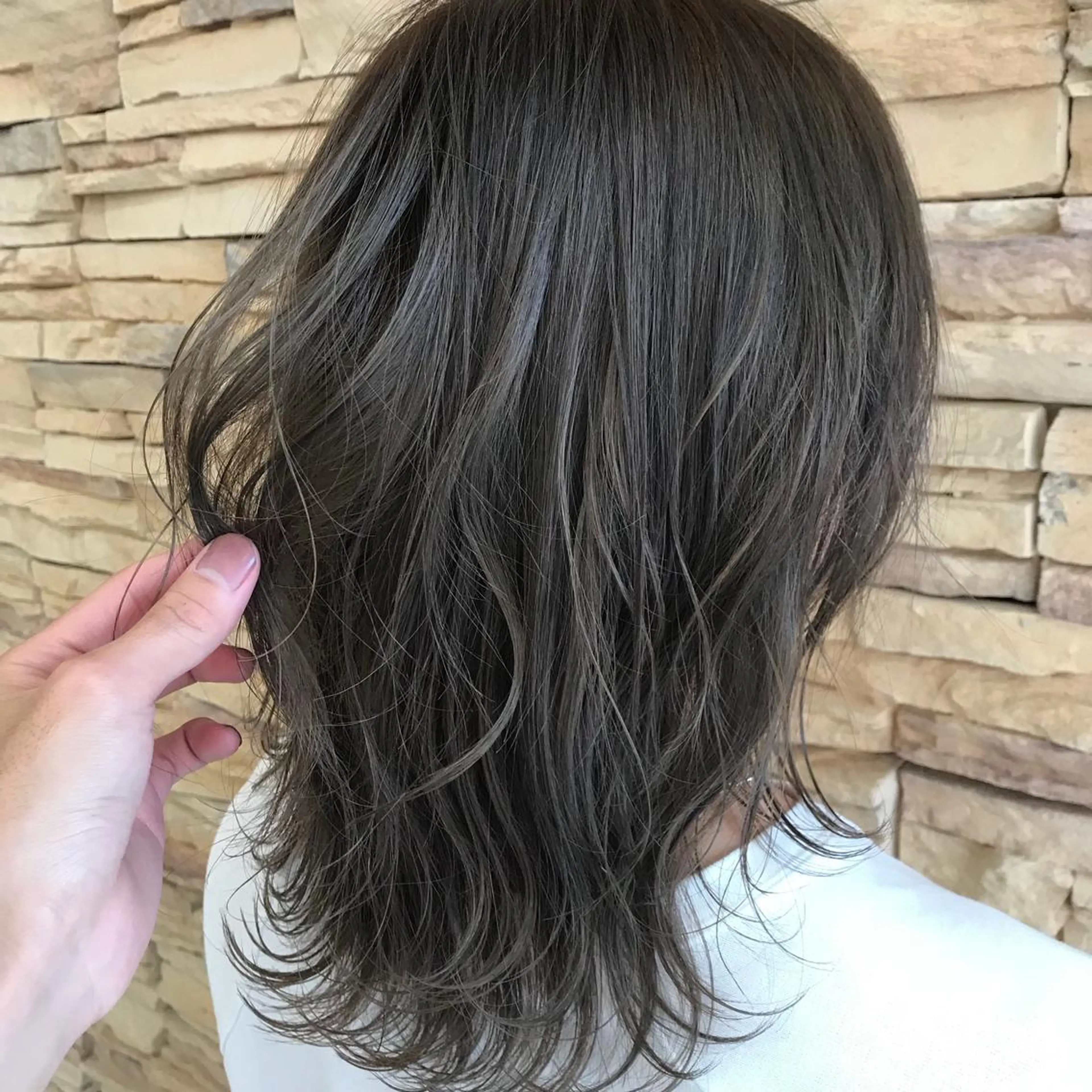 ミディアム カラー 髪質改善will hairdesignのヘアスタイル