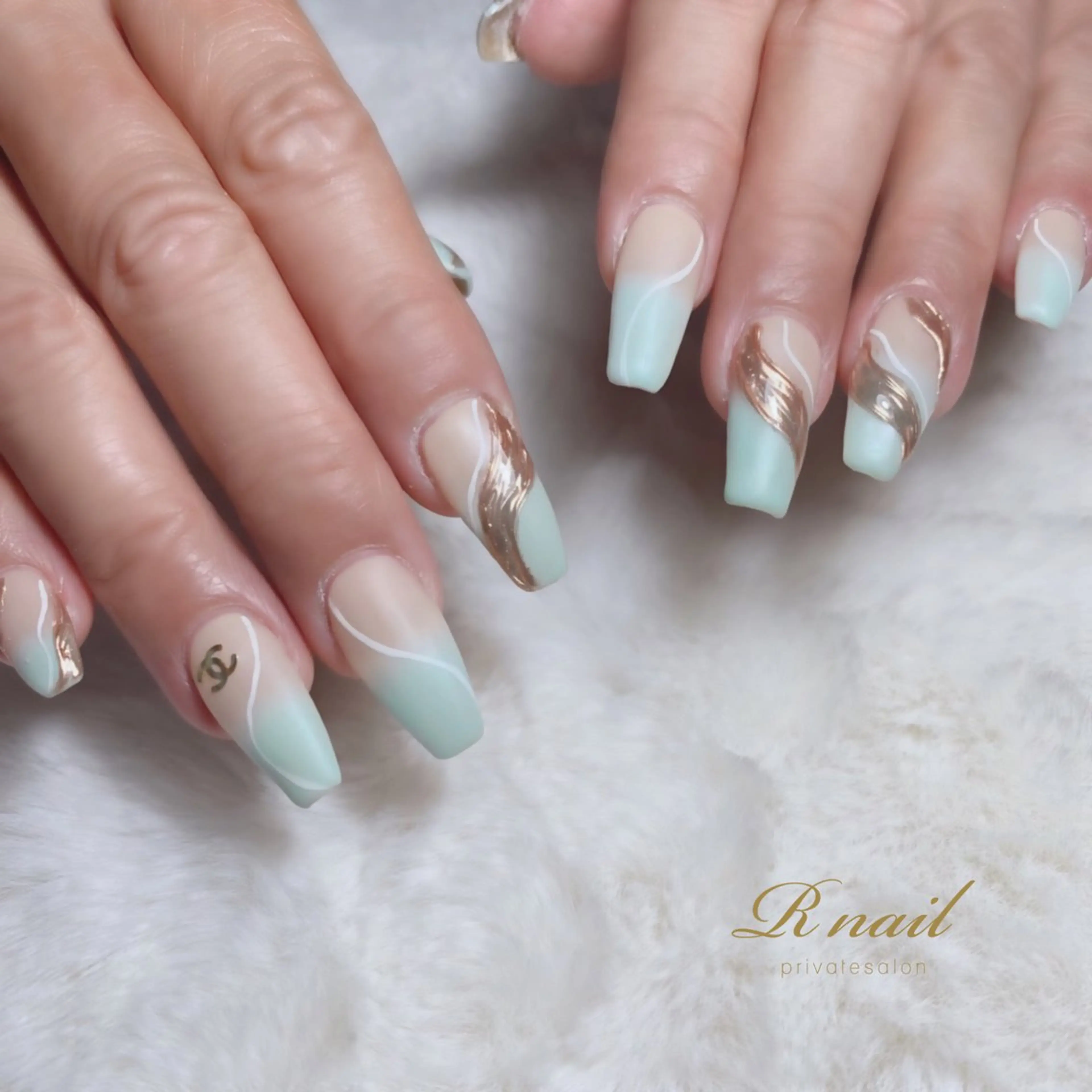 ネイル R nailのネイルデザイン